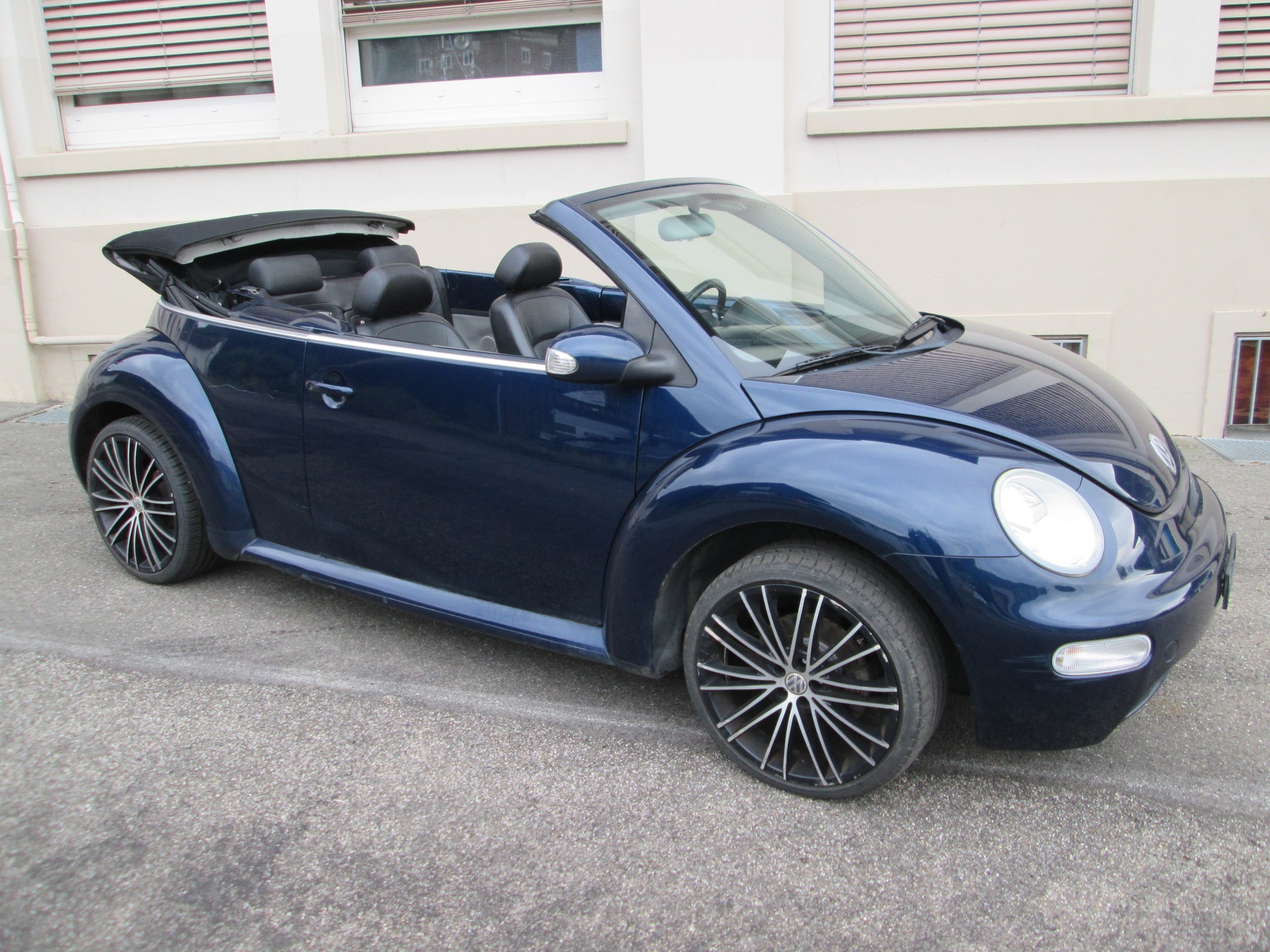 VW Beetle Cabrio 2.0-image-6