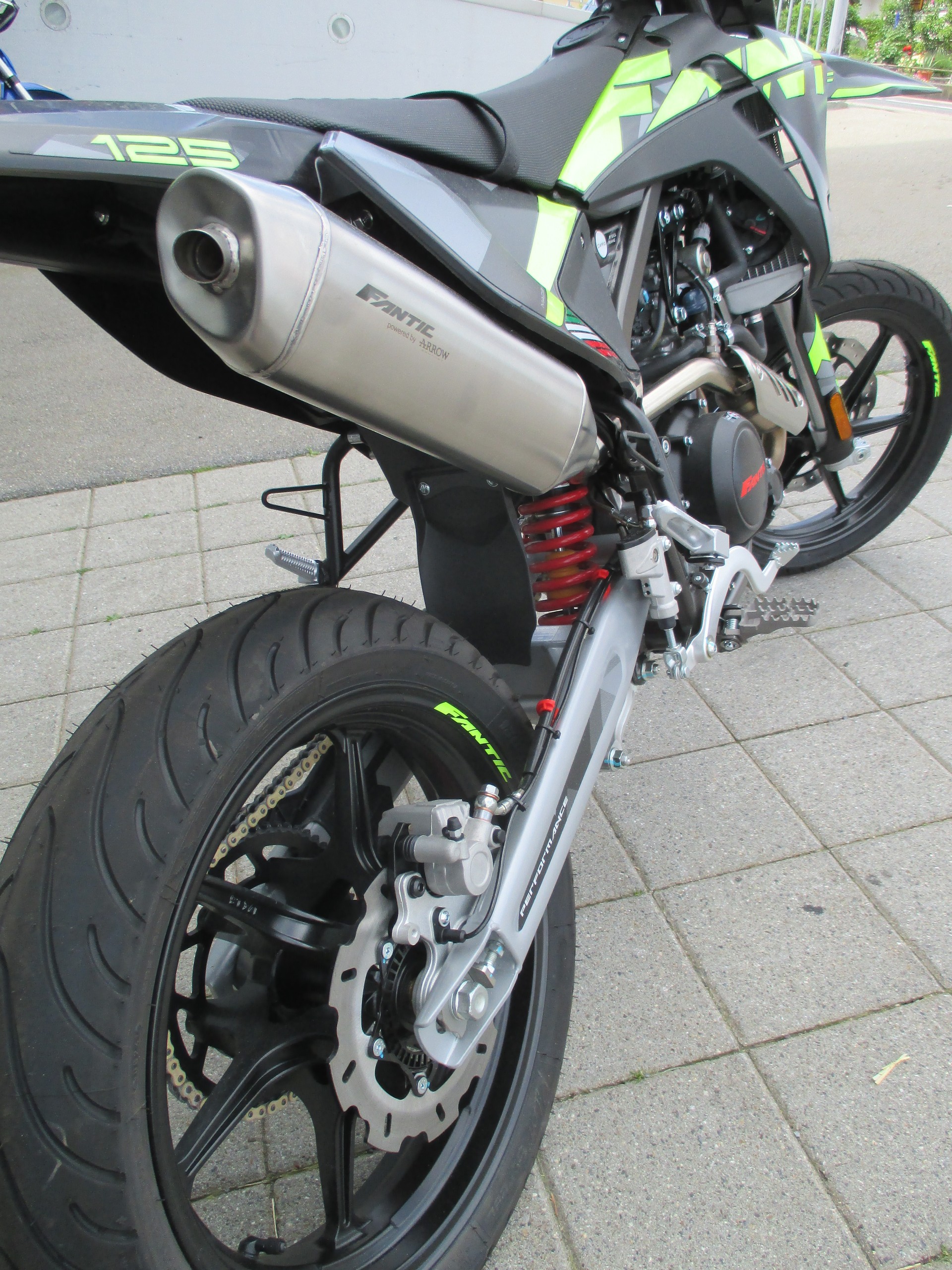 FANTIC Motard 125 Performance-image-5