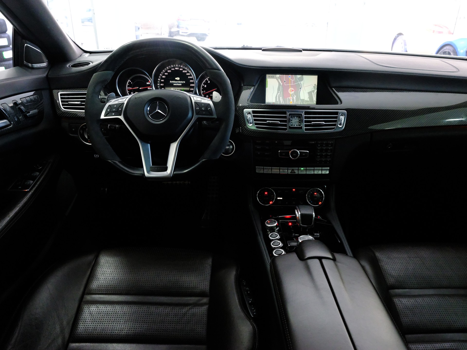 MERCEDES-BENZ CLS 63 AMG Speedshift MCT-image-12