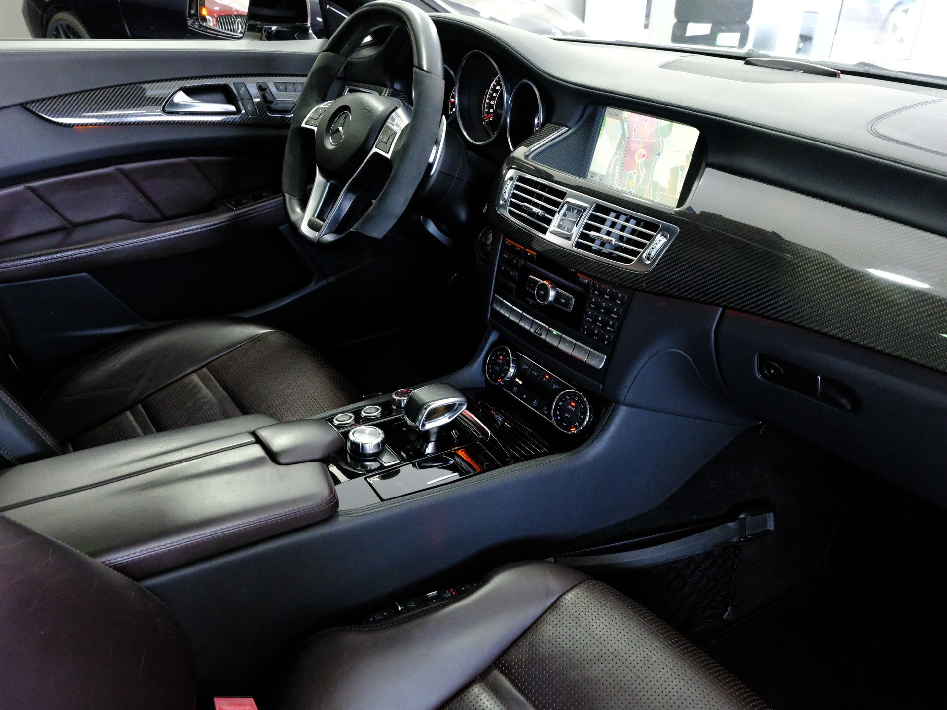 MERCEDES-BENZ CLS 63 AMG Speedshift MCT-image-13