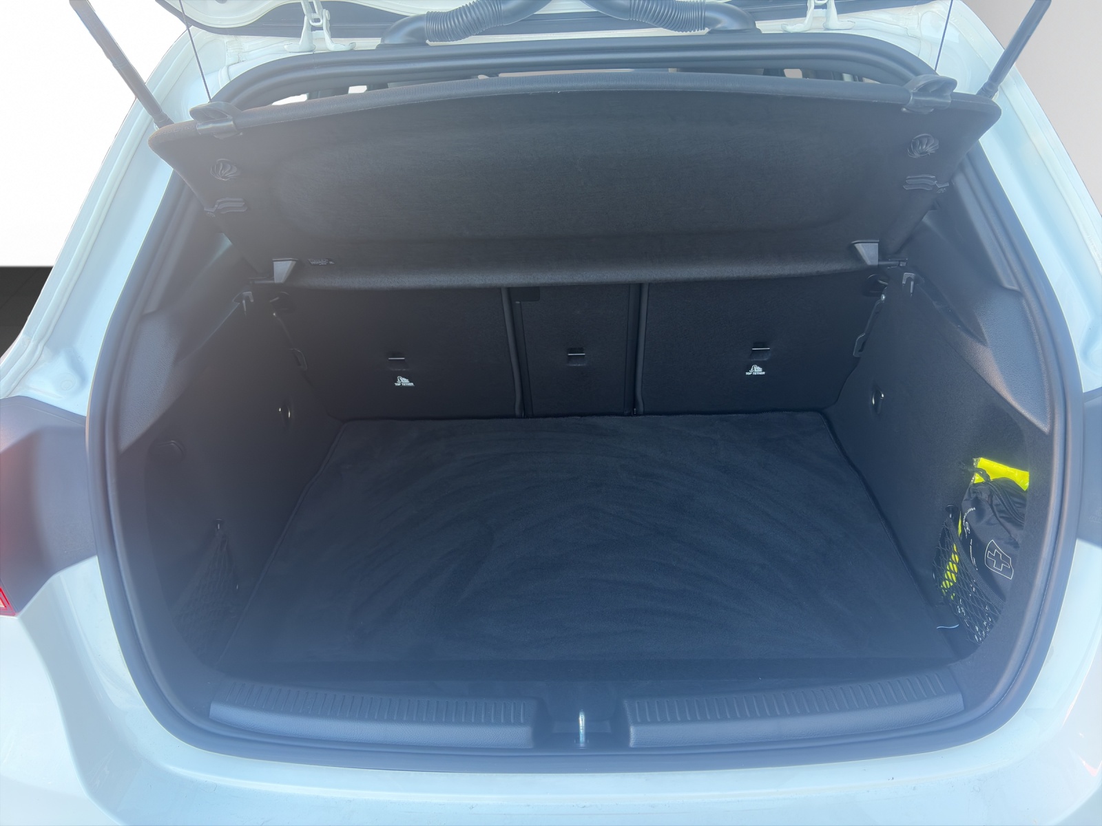 MERCEDES-BENZ A 220 Progressive-image-6