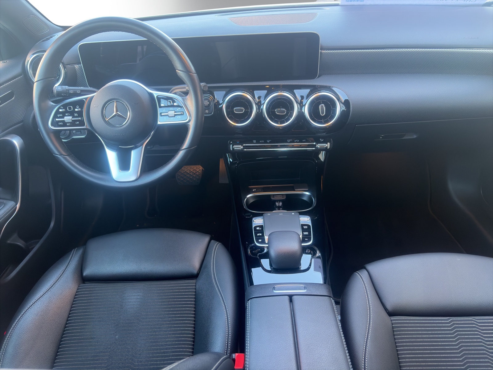 MERCEDES-BENZ A 220 Progressive-image-10
