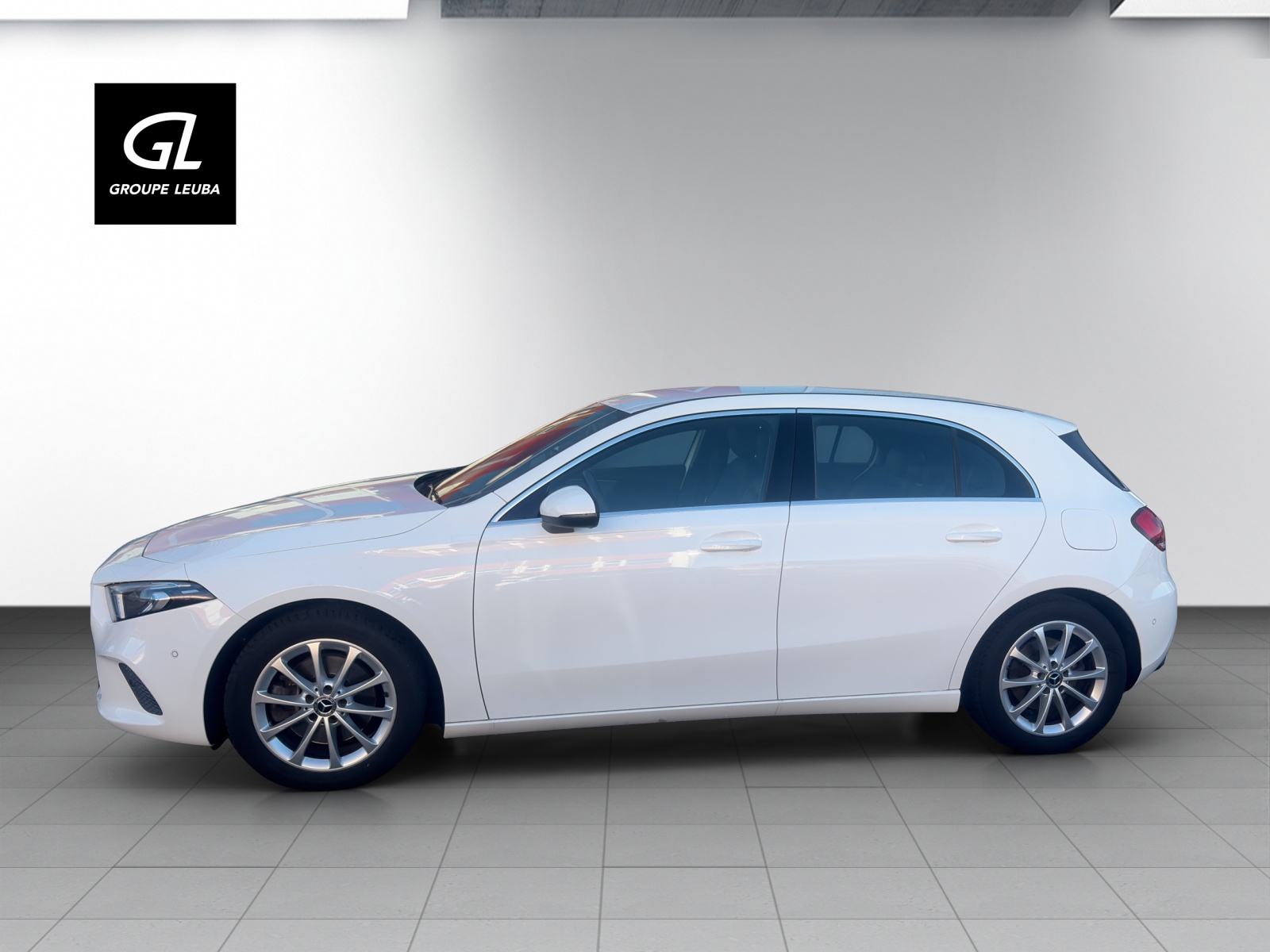 MERCEDES-BENZ A 220 Progressive-showroom-element-2