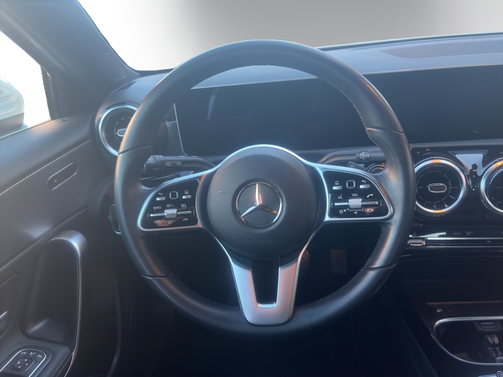 MERCEDES-BENZ A 220 Progressive-image-11