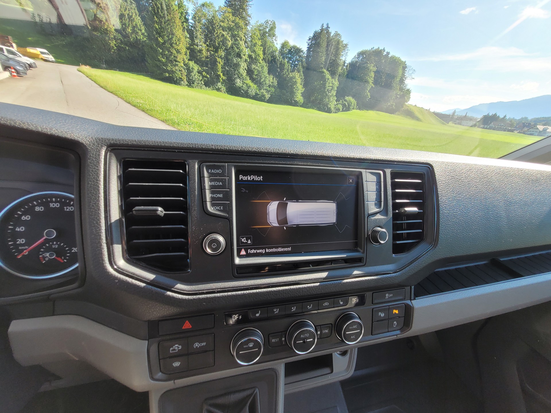 VW Grand California 600 2.0 *Anhängerkupplung+frisch ab MFK+Gastest*-image-9