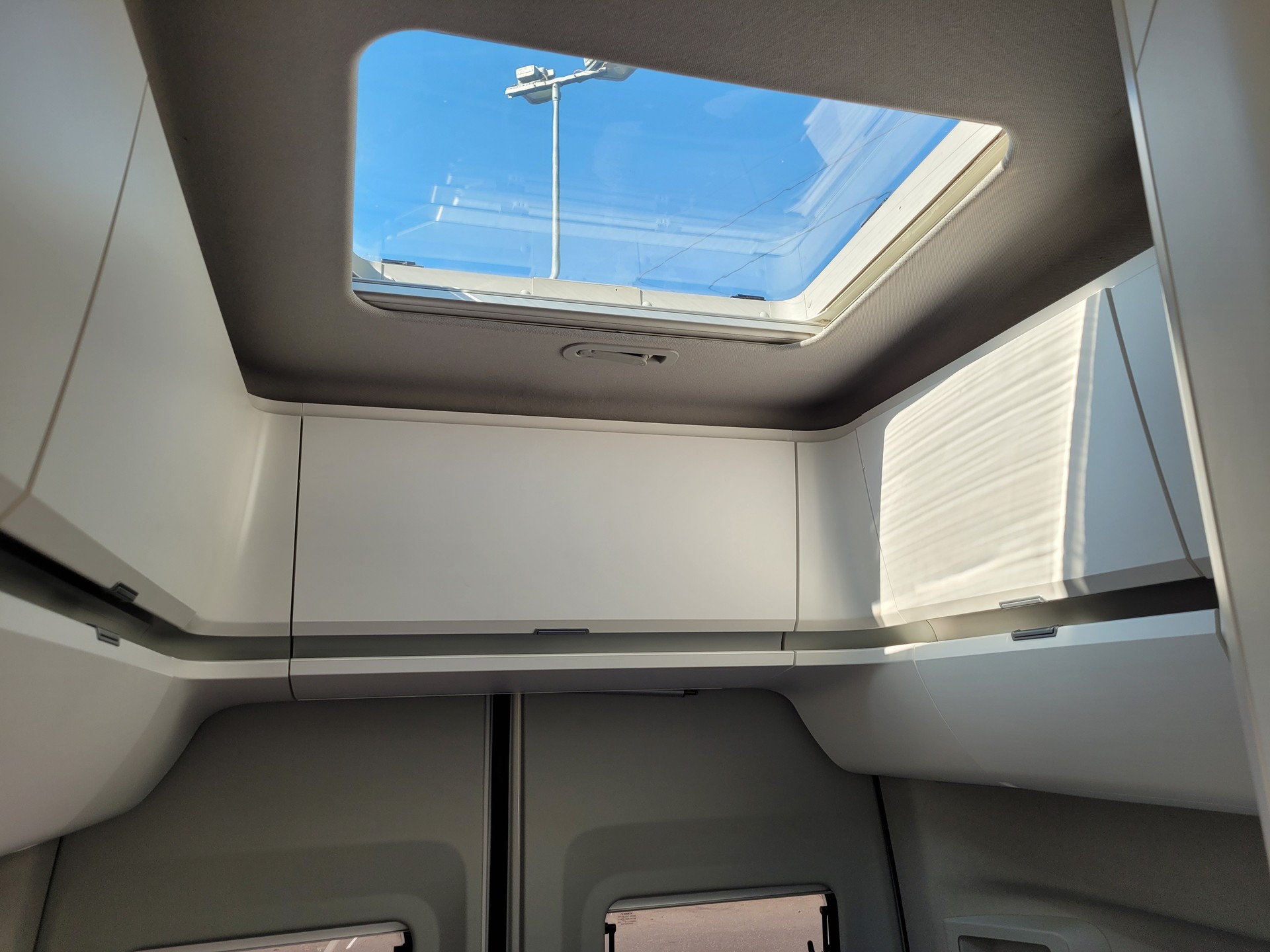 VW Grand California 600 2.0 *Anhängerkupplung+frisch ab MFK+Gastest*-image-14