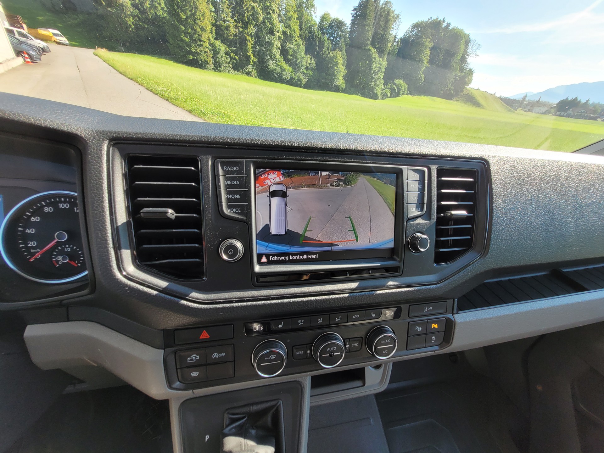 VW Grand California 600 2.0 *Anhängerkupplung+frisch ab MFK+Gastest*-image-8