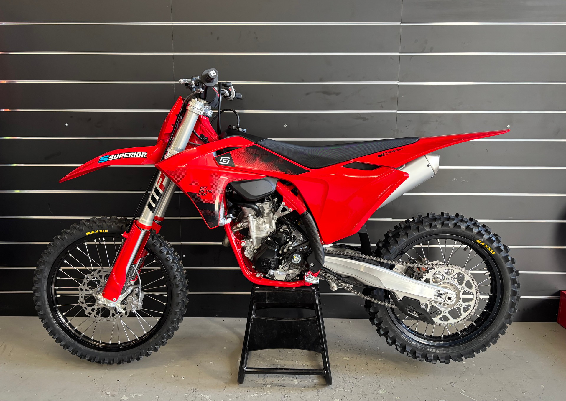 GASGAS MC 250F 2027-showroom-element-1