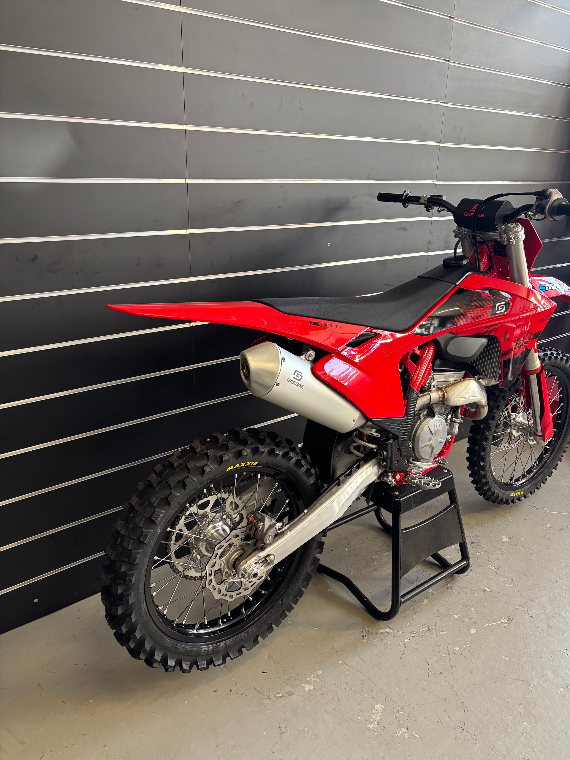 GASGAS MC 250F 2027-showroom-element-3