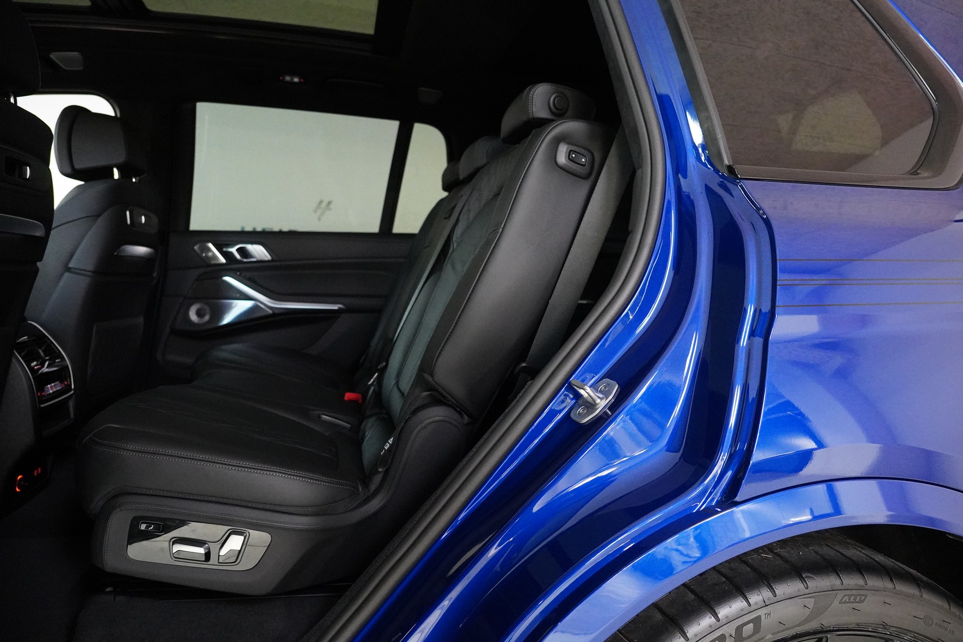 BMW-ALPINA XB 7 4.4 48V Allrad MANUFAKTUR-image-12