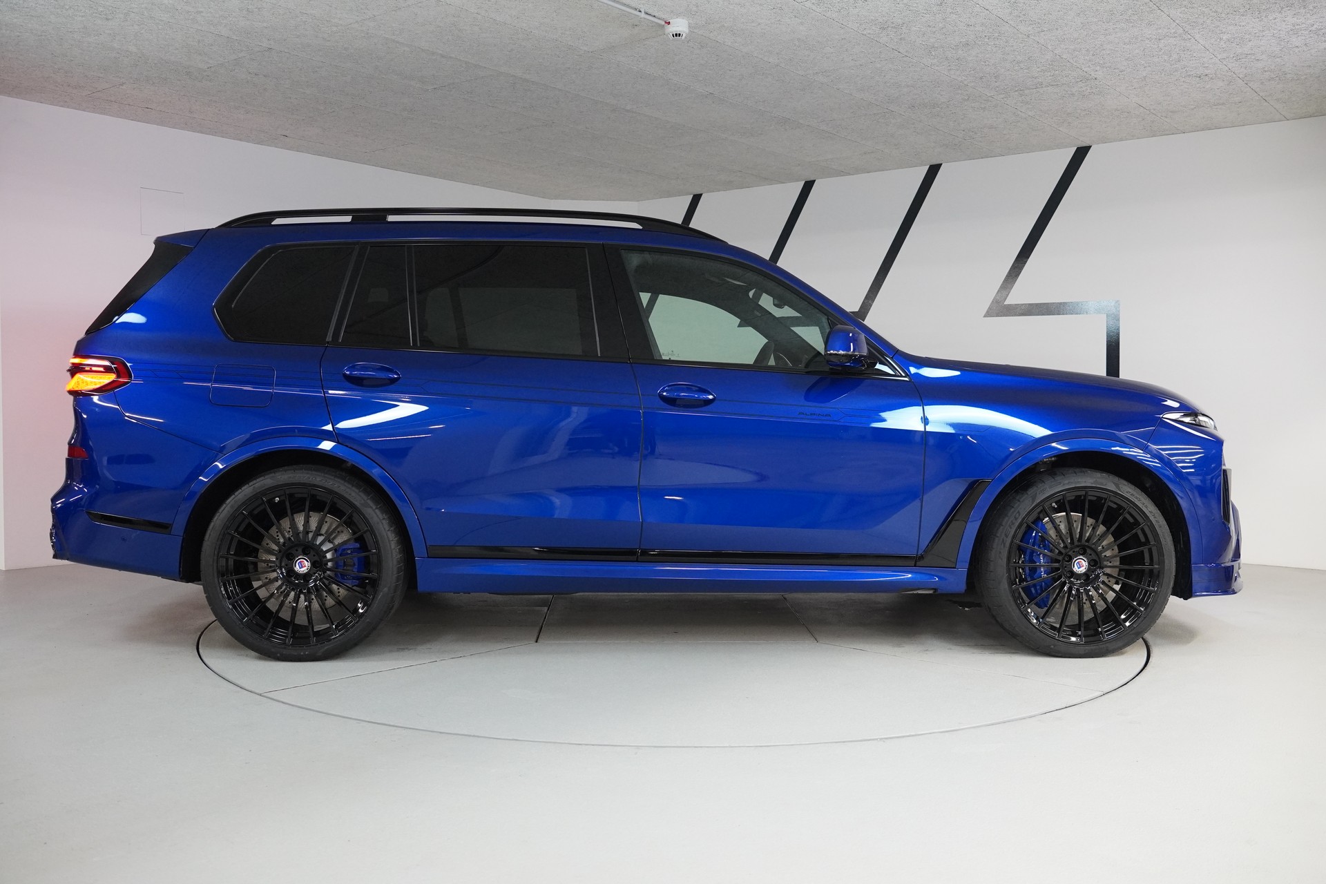 BMW-ALPINA XB 7 4.4 48V Allrad MANUFAKTUR-image-7