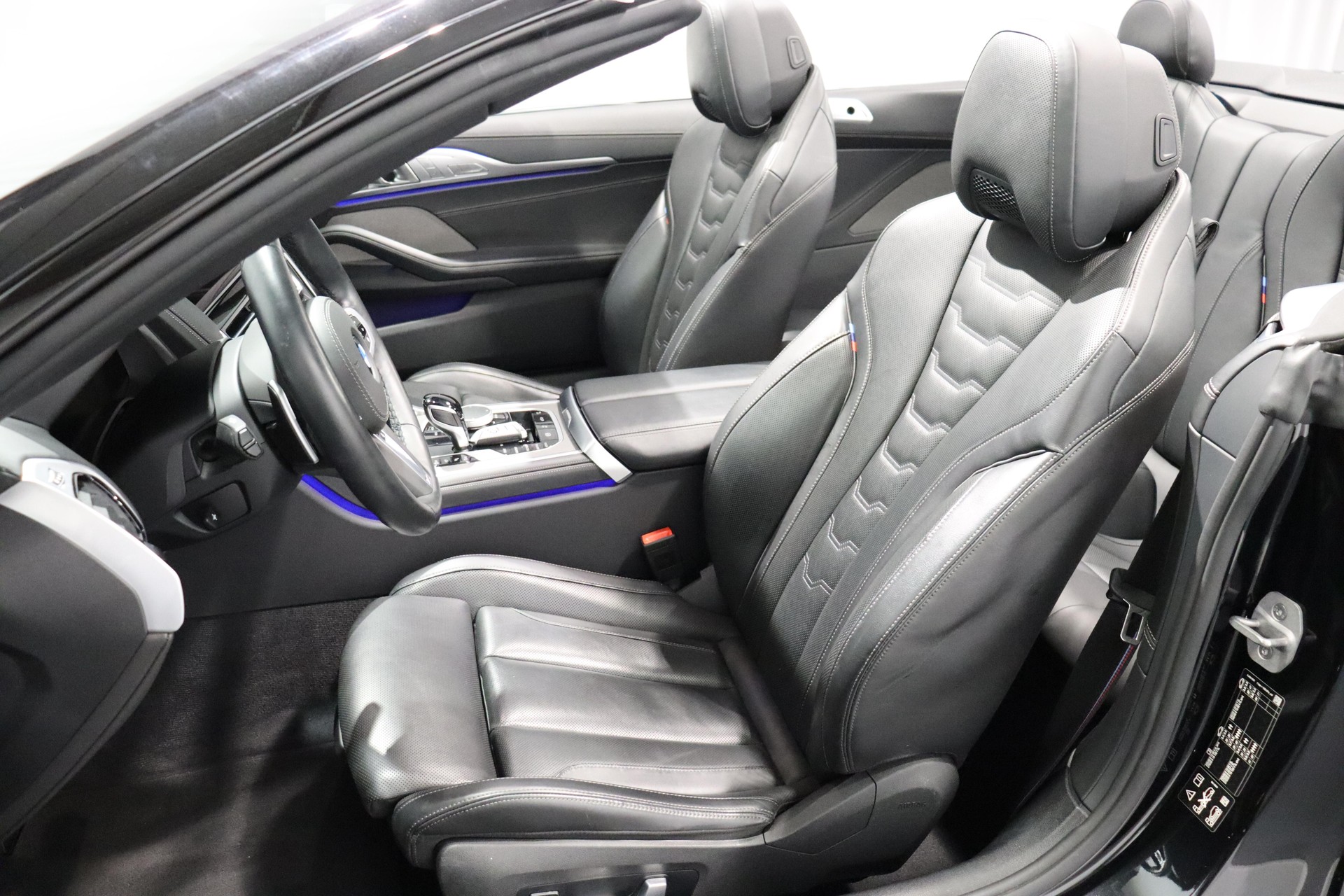 BMW 840i xDrive Cabriolet-image-9