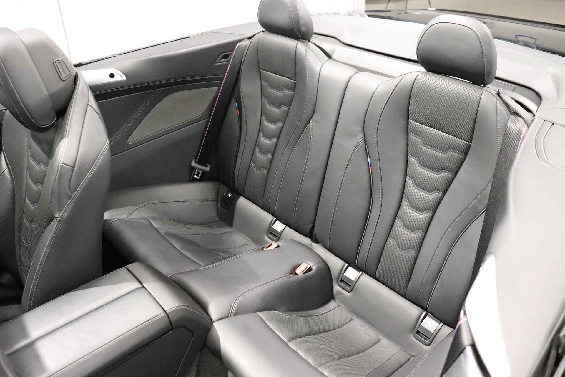 BMW 840i xDrive Cabriolet-image-10