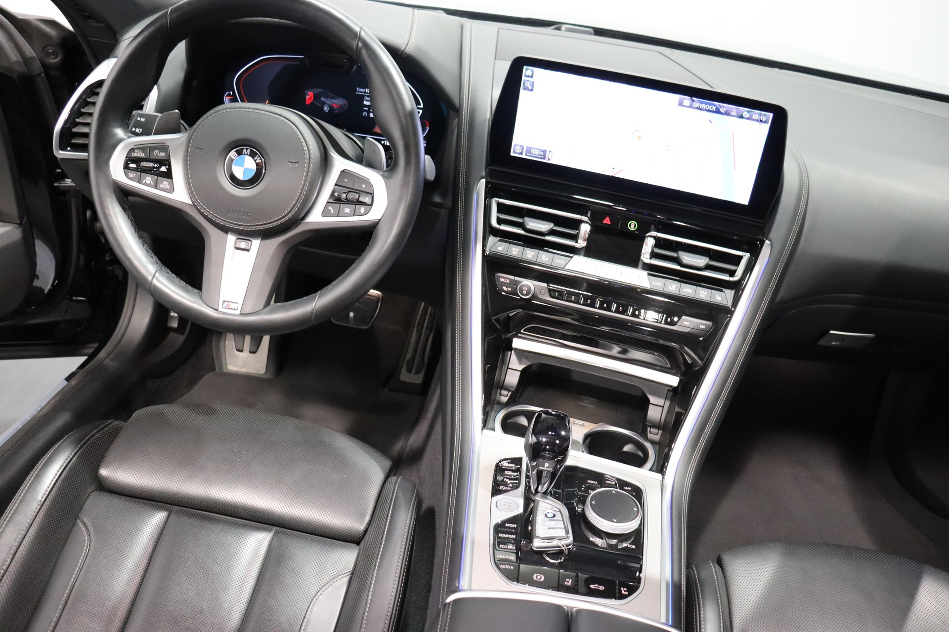 BMW 840i xDrive Cabriolet-image-7