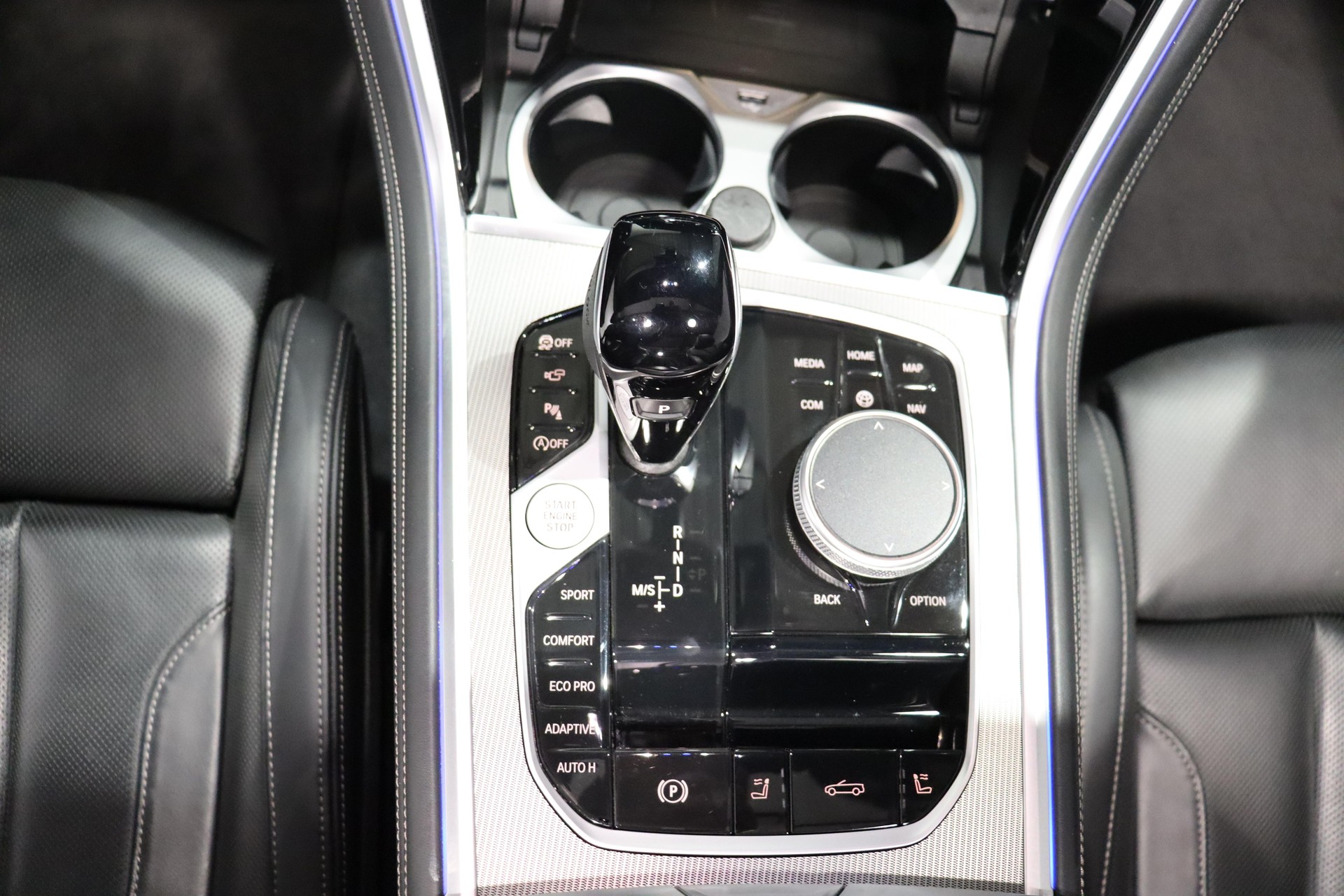 BMW 840i xDrive Cabriolet-image-13