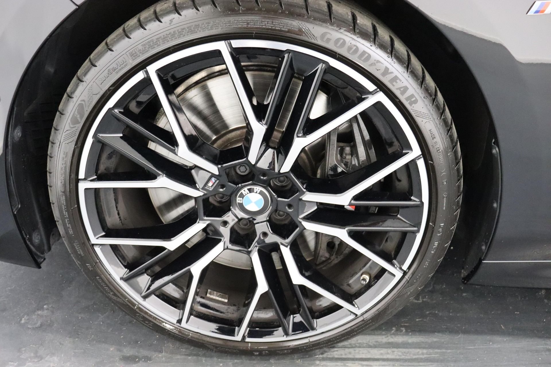 BMW 840i xDrive Cabriolet-image-8
