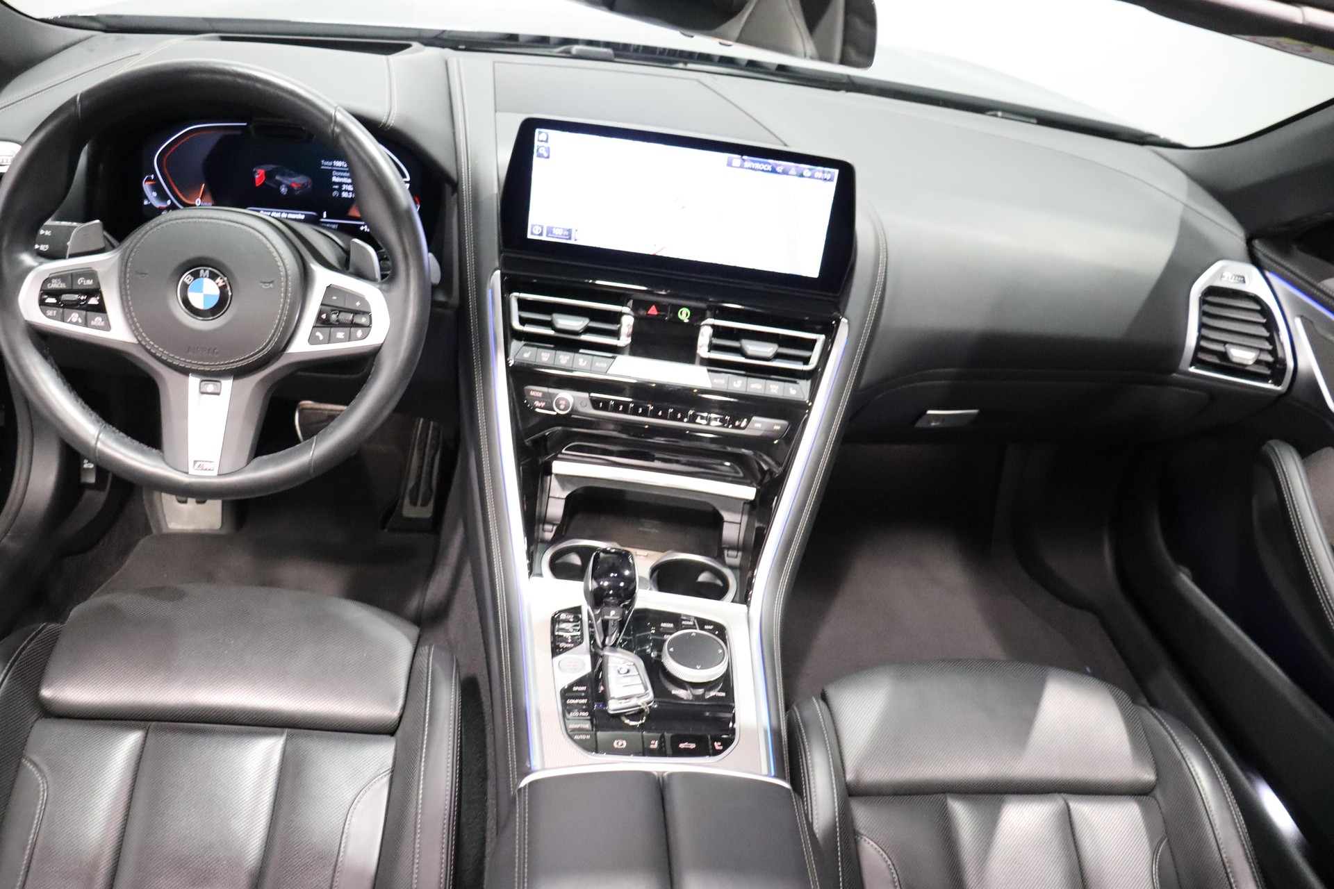 BMW 840i xDrive Cabriolet-image-11