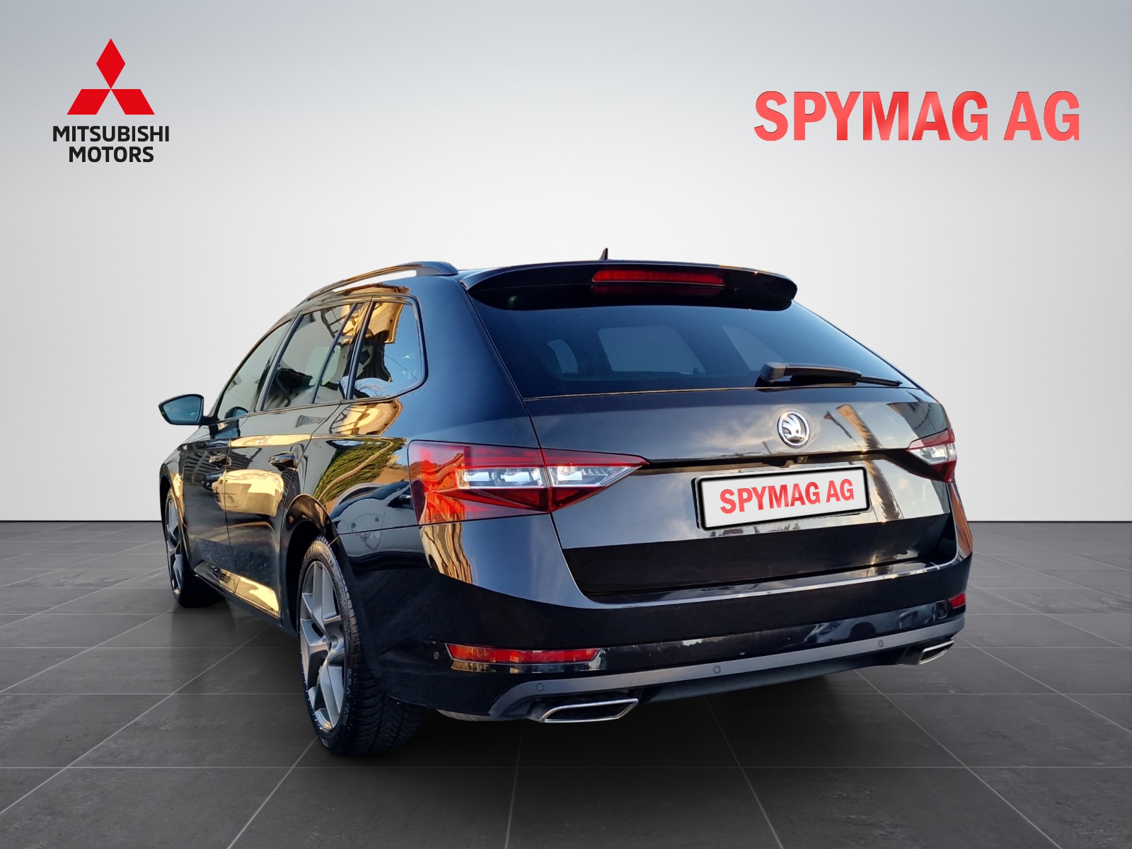 SKODA Superb Combi 2.0 TSI SportLine+ DSG 4x4-showroom-element-3