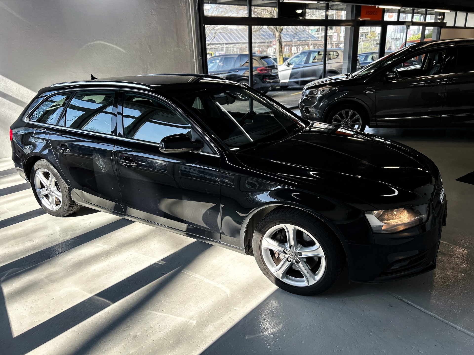 AUDI A4 Avant 2.0 TFSI multitronic-showroom-element-1