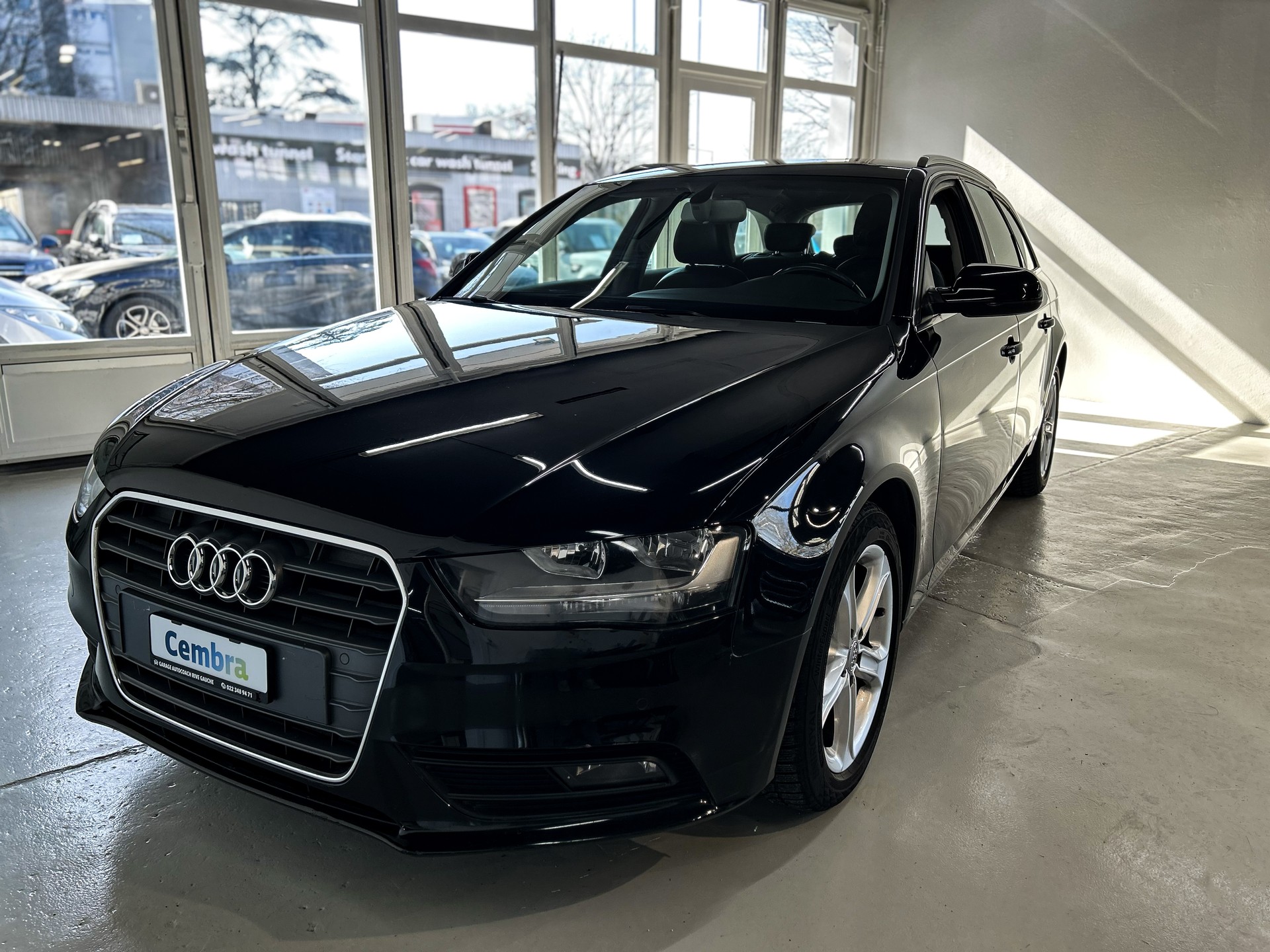 AUDI A4 Avant 2.0 TFSI multitronic-image-5