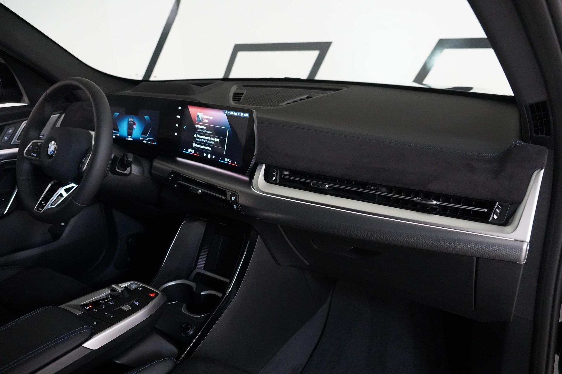 BMW X1 xDrive 20d 48V M Sport-image-16