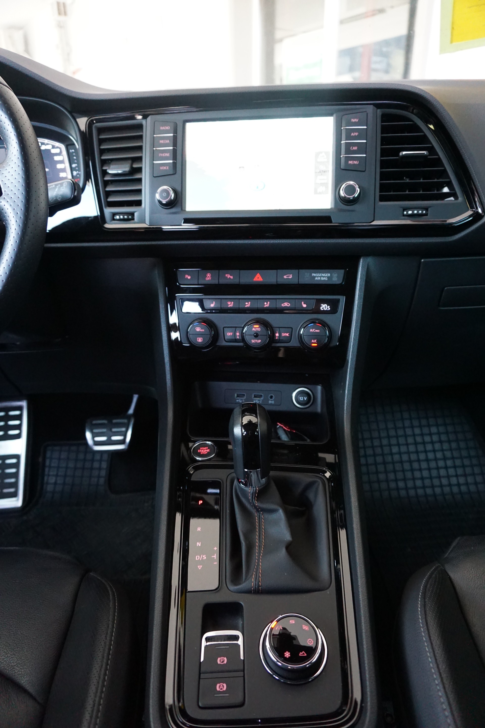 CUPRA Ateca 2.0 TSI Cupra 4Drive DSG-image-14