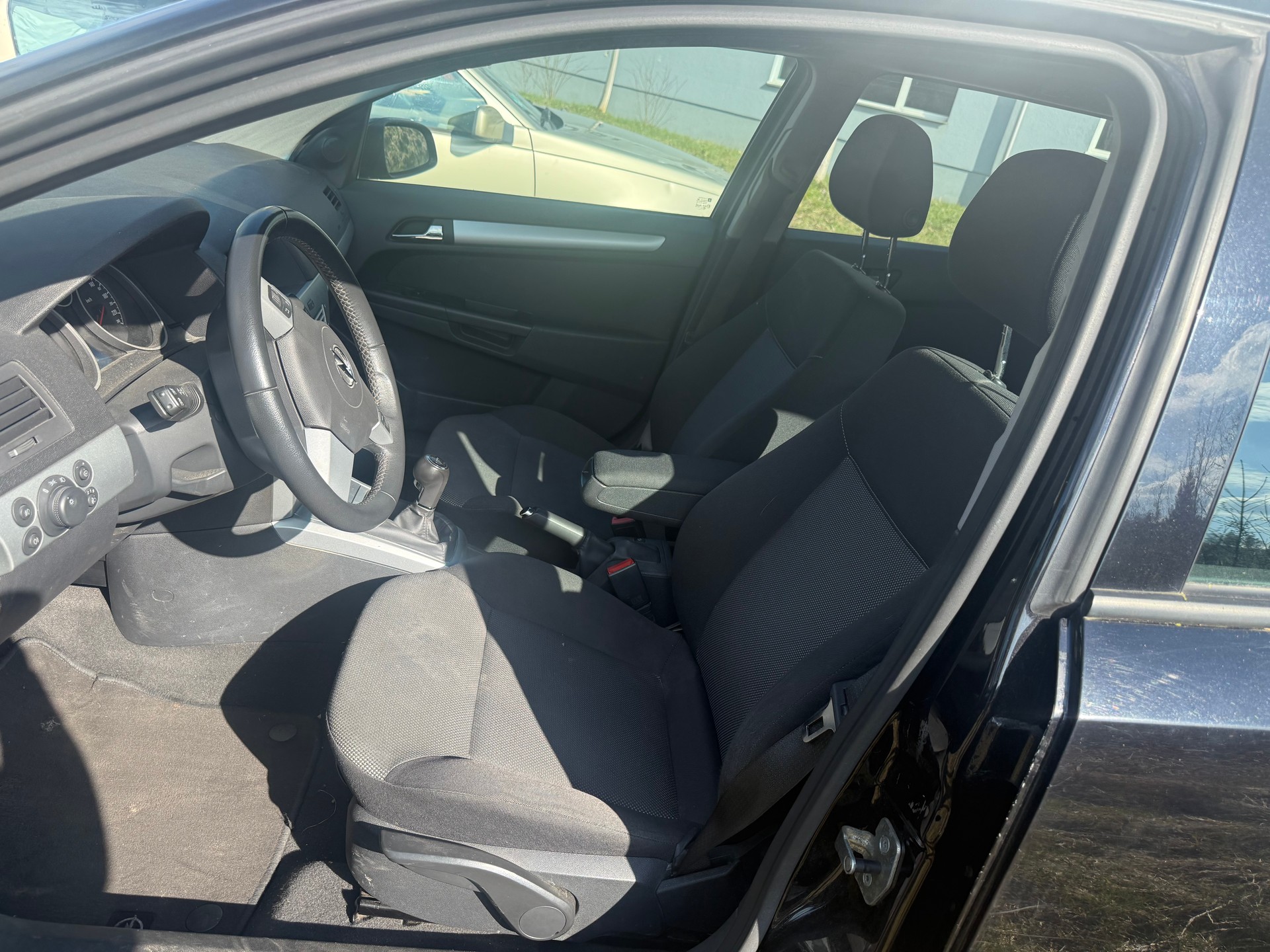 OPEL Astra Caravan 1.9 CDTi 16V Diamond-image-4