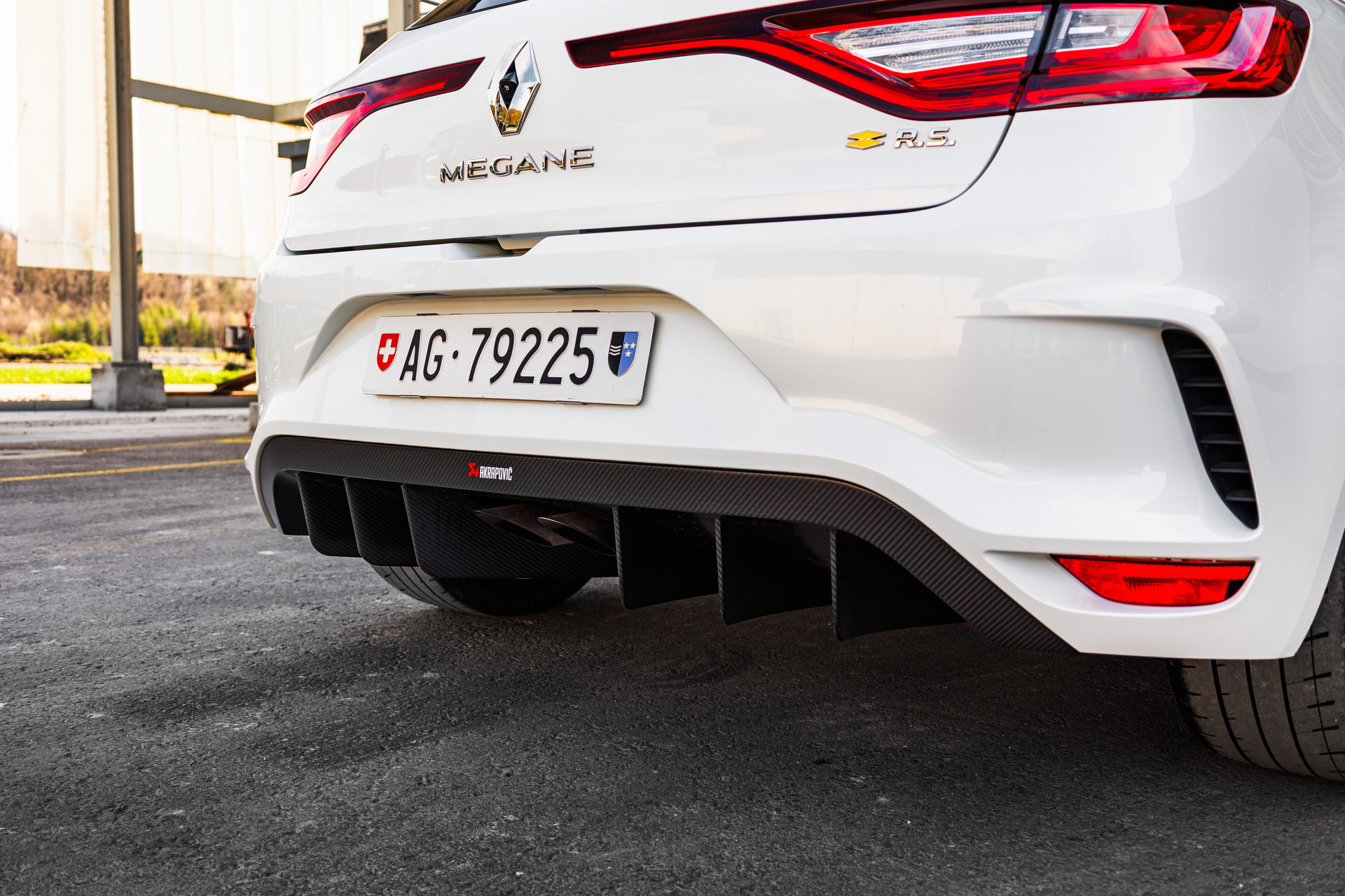 RENAULT Mégane R.S. Trophy-R 300-image-10