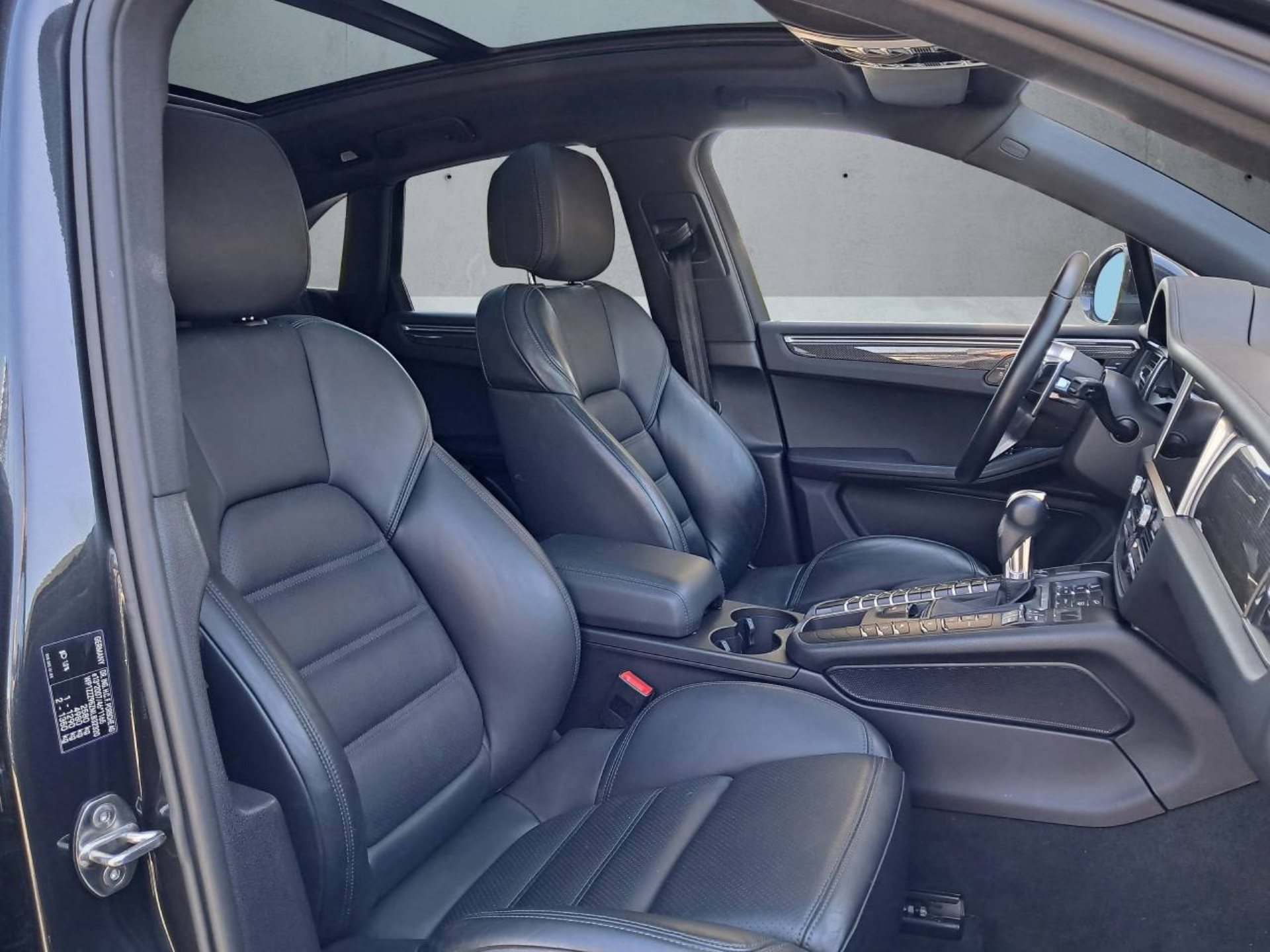 PORSCHE Macan S (MY21)-image-14