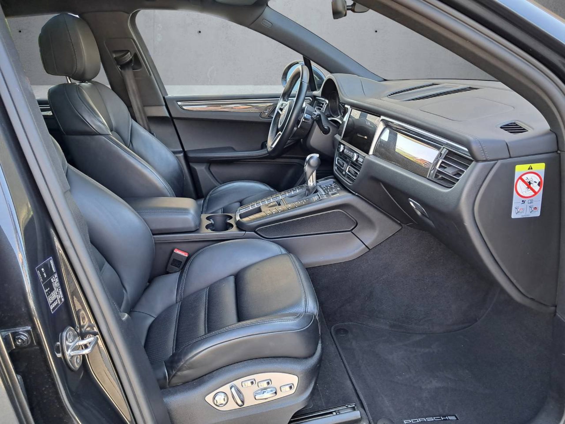 PORSCHE Macan S (MY21)-image-13