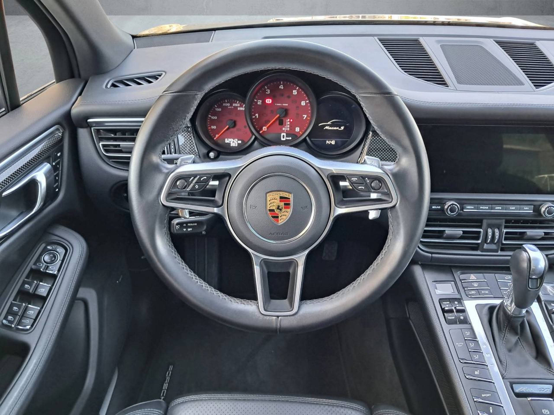 PORSCHE Macan S (MY21)-image-12