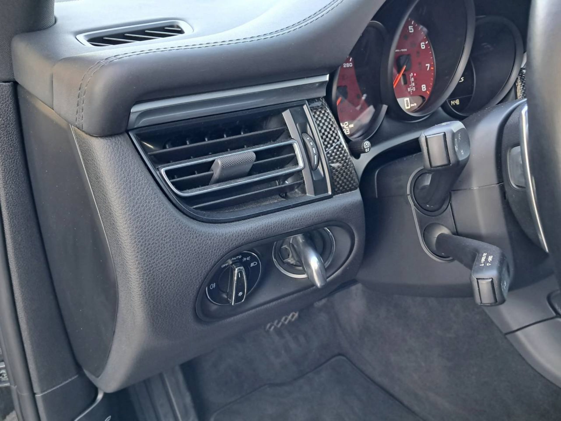 PORSCHE Macan S (MY21)-image-27