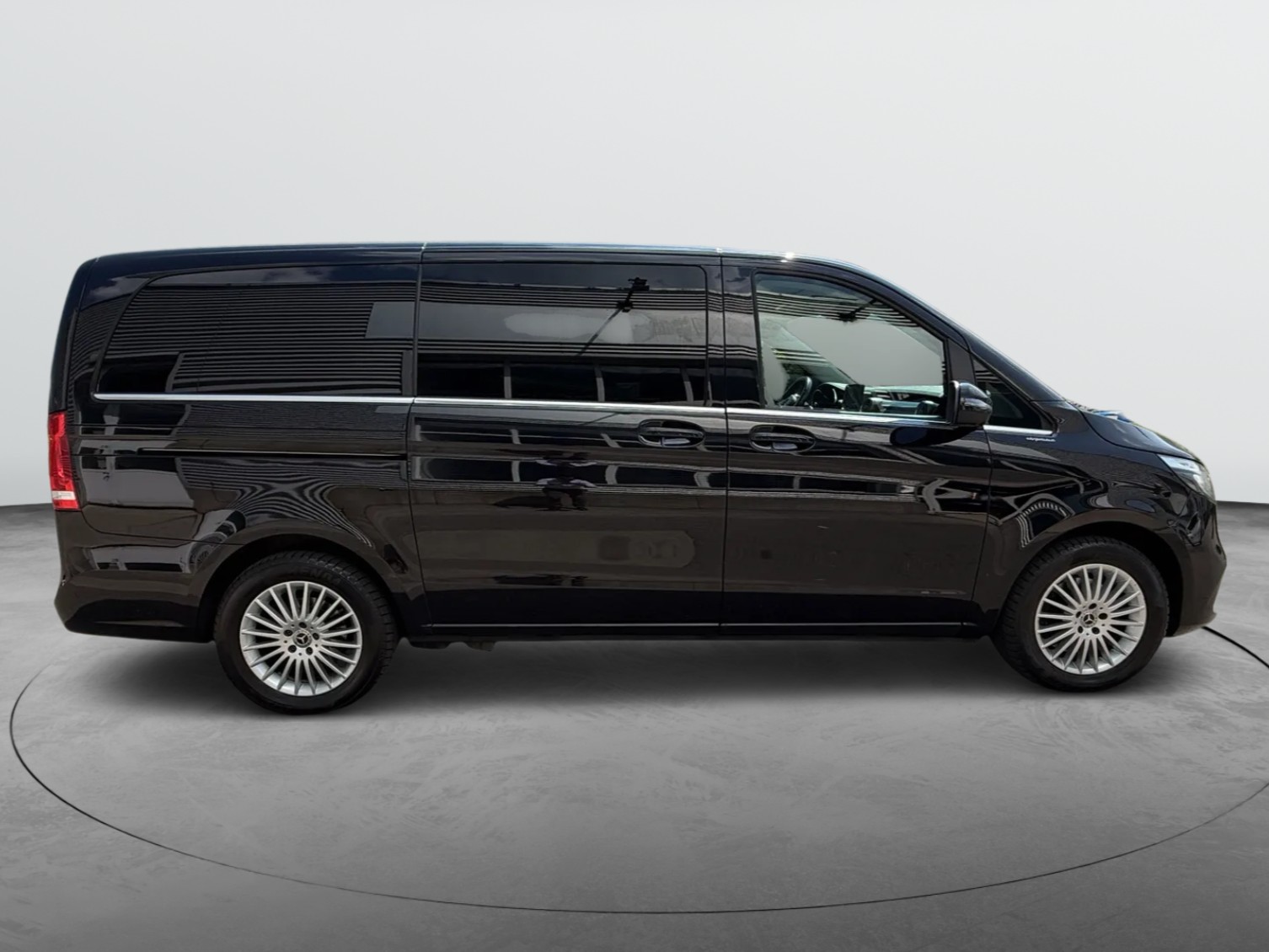 MERCEDES-BENZ V 250 d lang Avantgarde 4Matic G-Tronic-showroom-element-3