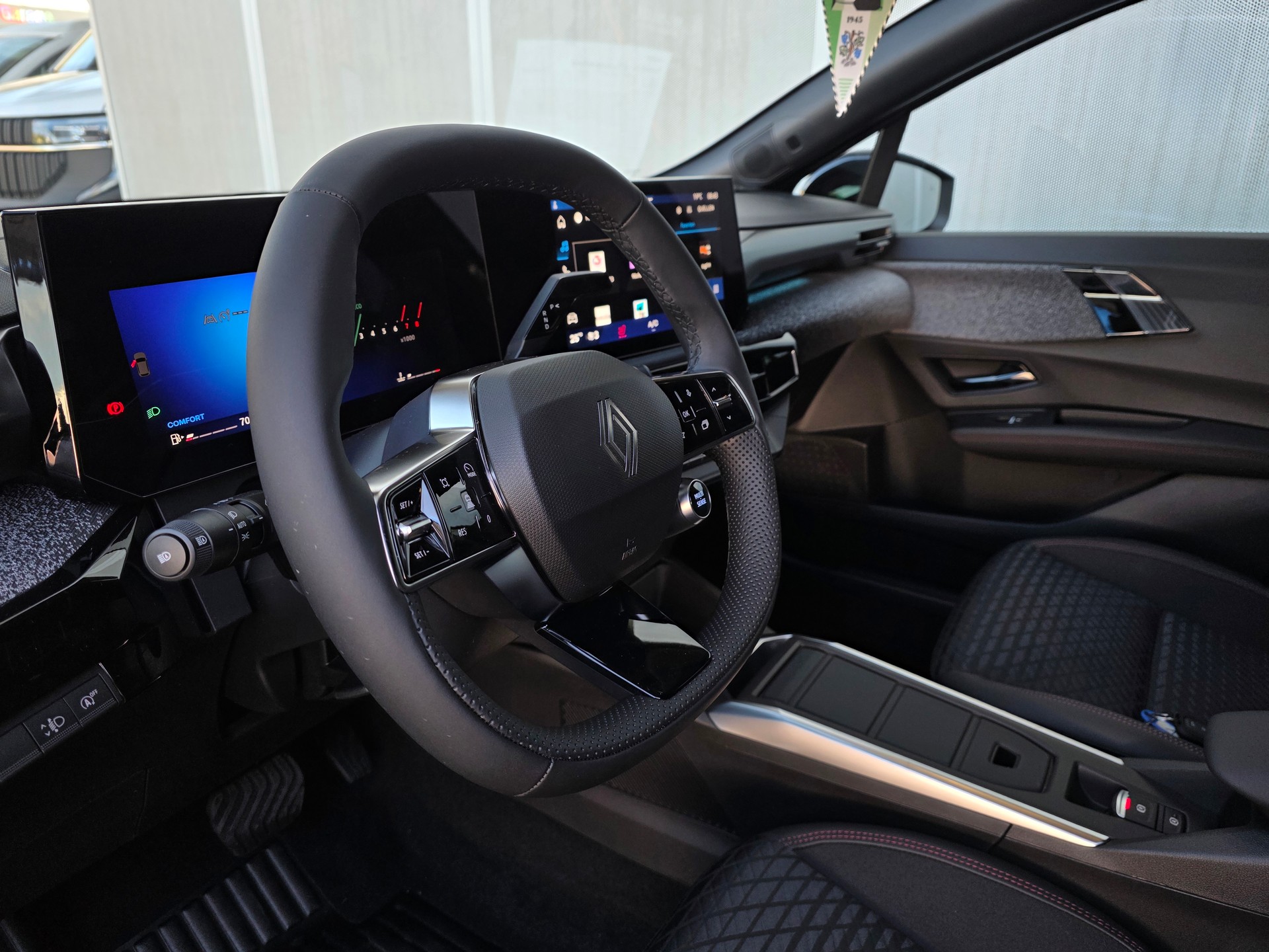 RENAULT Clio 1.2 TCe Techno EDC-image-5