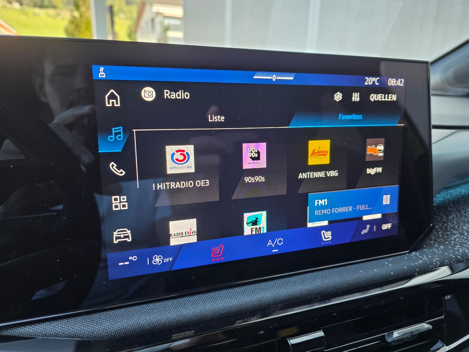 RENAULT Clio 1.2 TCe Techno EDC-image-8