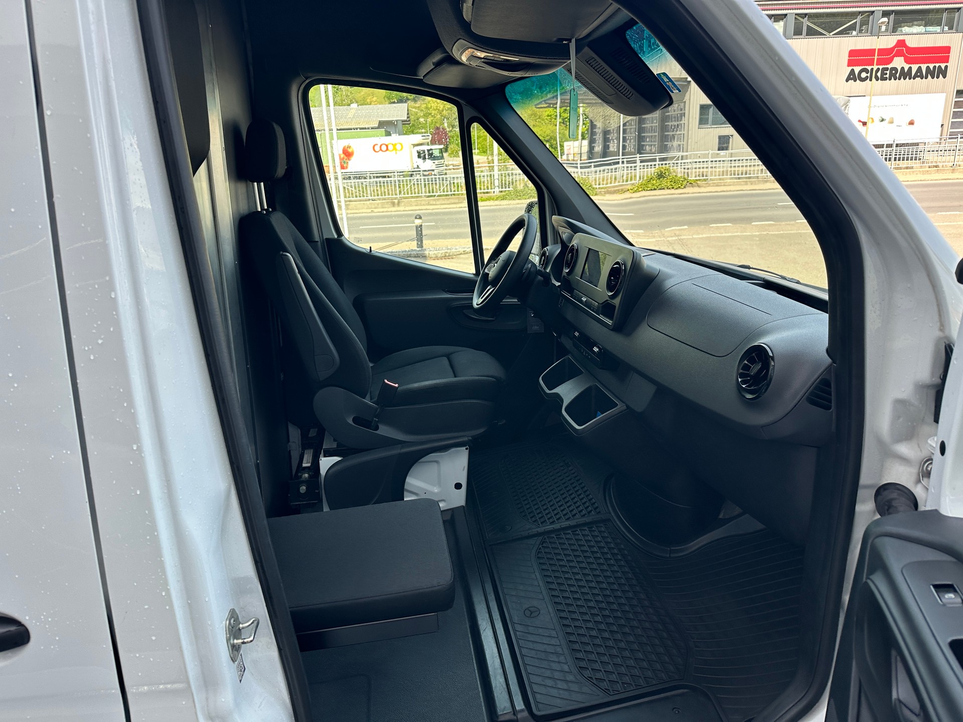 MERCEDES-BENZ Sprinter 315 CDI Kasten mit Einrichtung-image-4