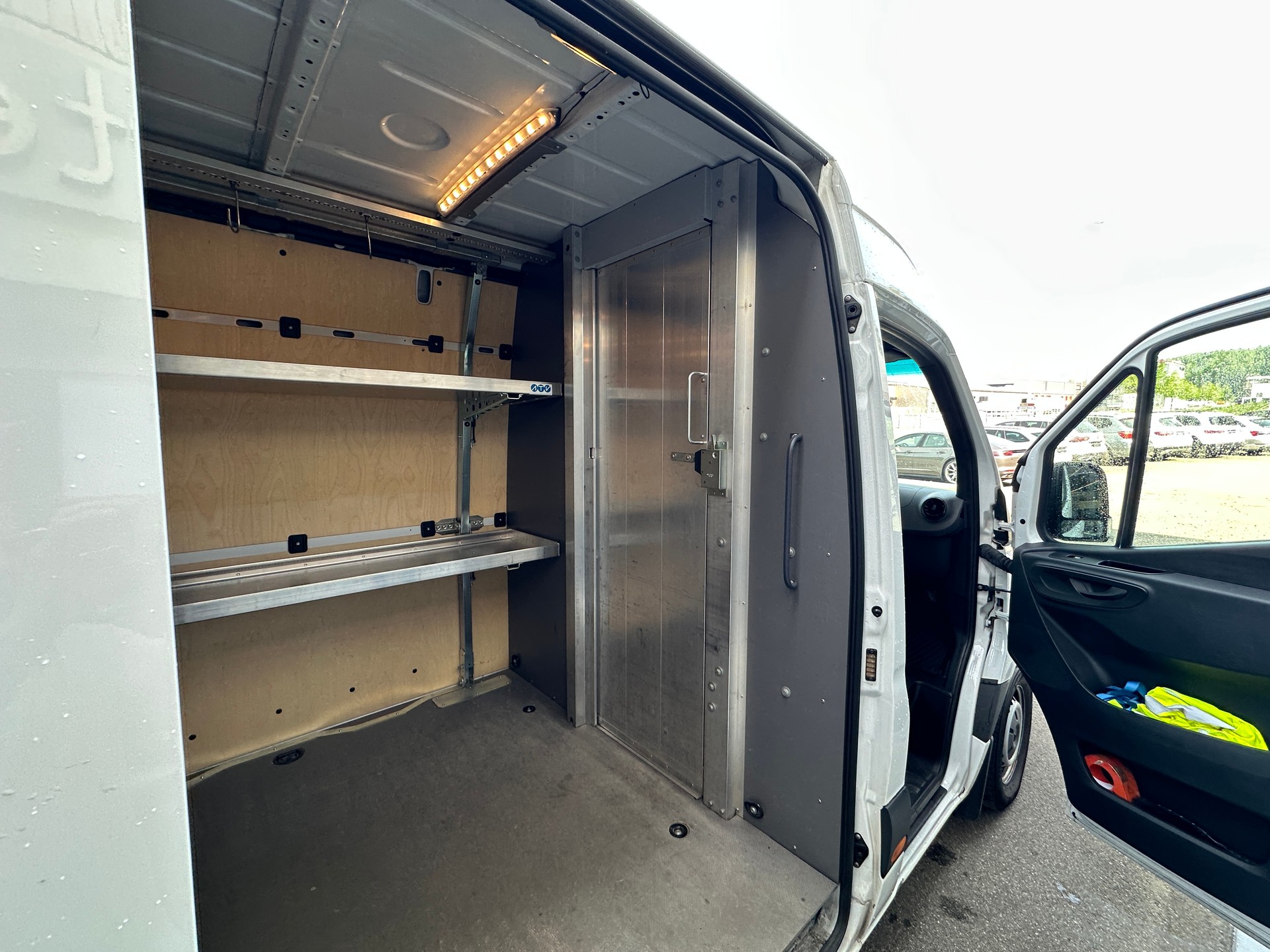 MERCEDES-BENZ Sprinter 315 CDI Kasten mit Einrichtung-image-6