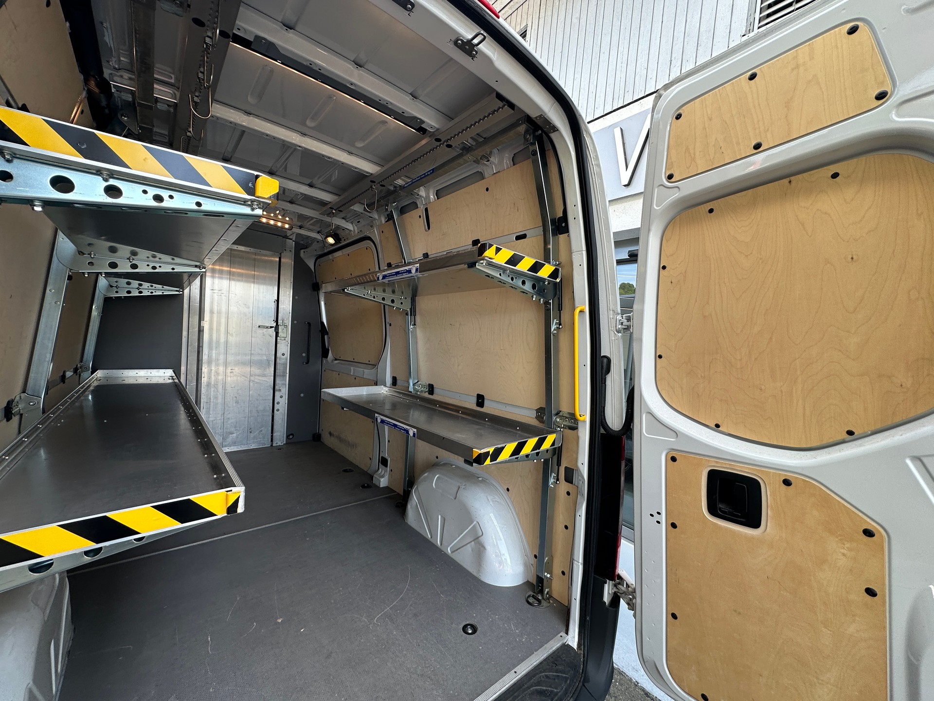 MERCEDES-BENZ Sprinter 315 CDI Kasten mit Einrichtung-image-9