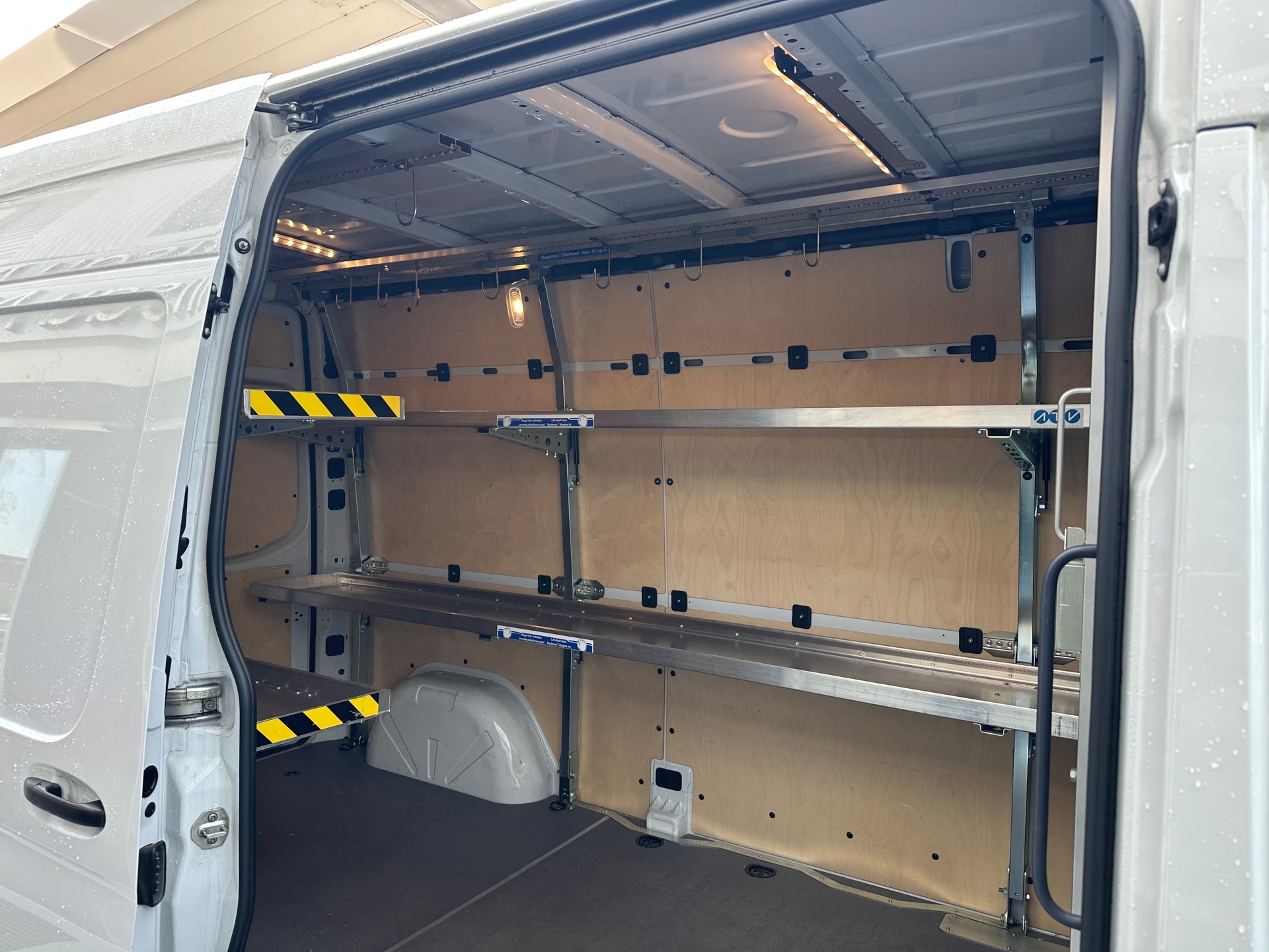 MERCEDES-BENZ Sprinter 315 CDI Kasten mit Einrichtung-image-5