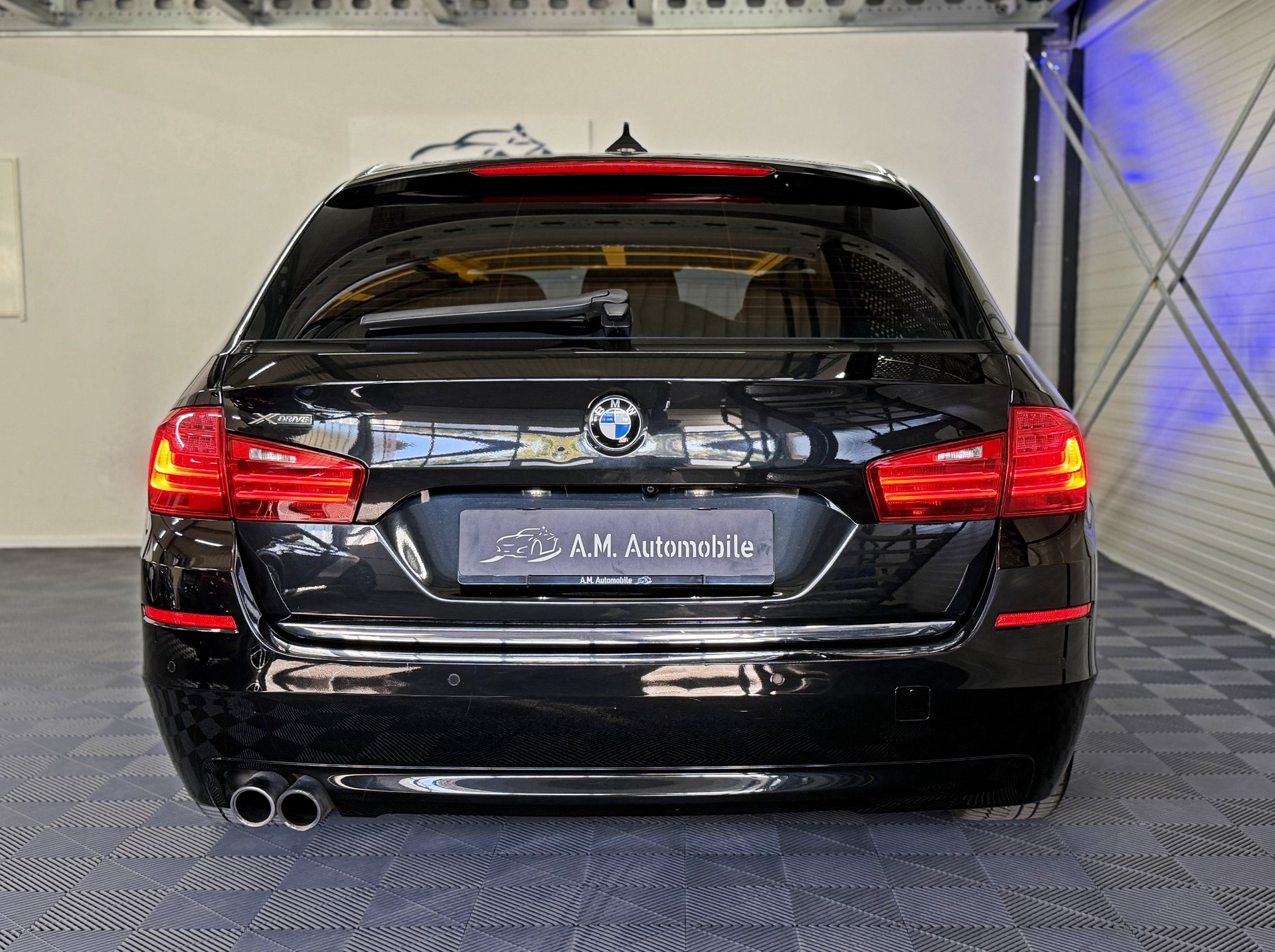 BMW 525d Touring xDrive Luxury Line Steptronic-image-6