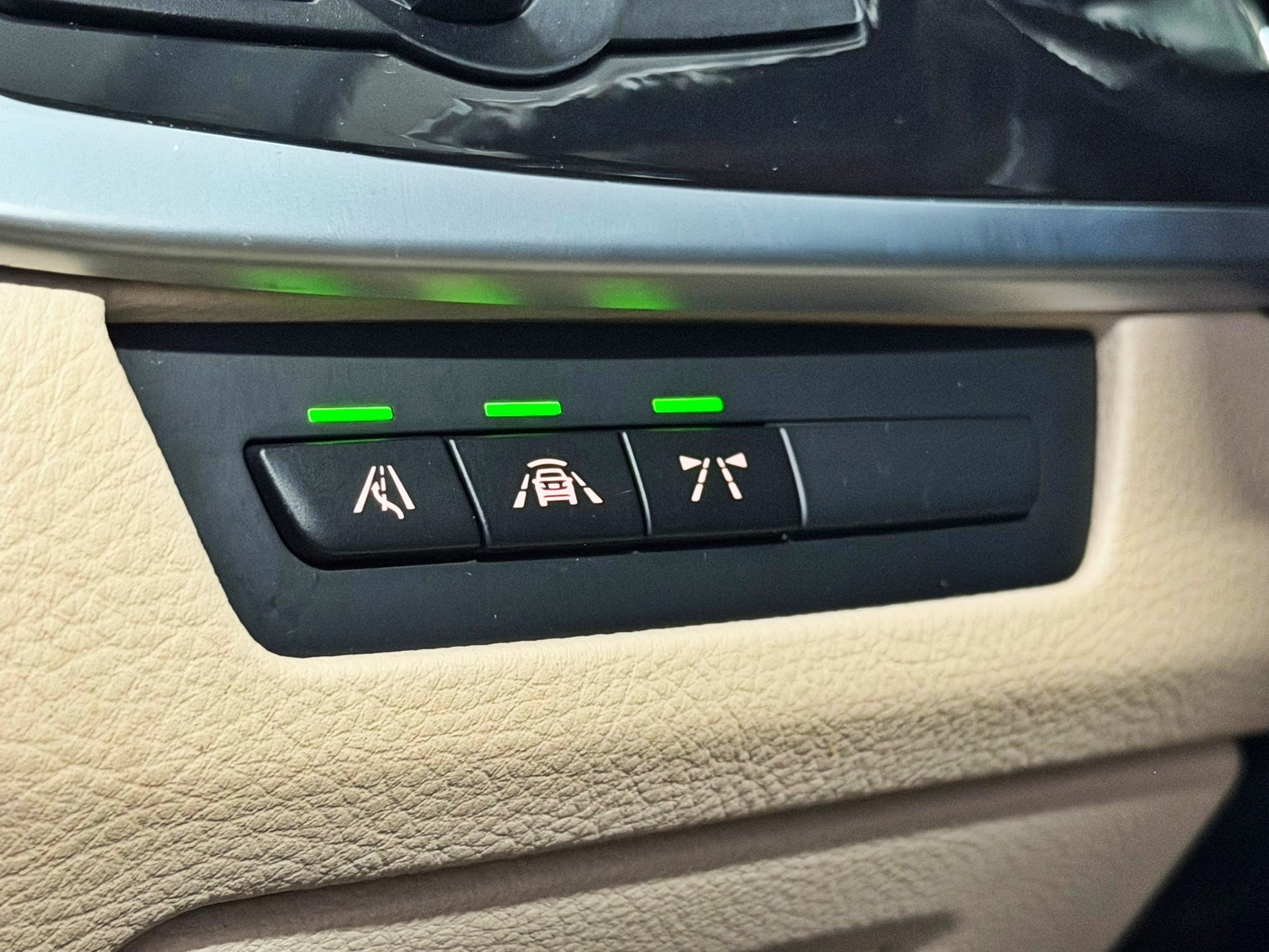 BMW 525d Touring xDrive Luxury Line Steptronic-image-22