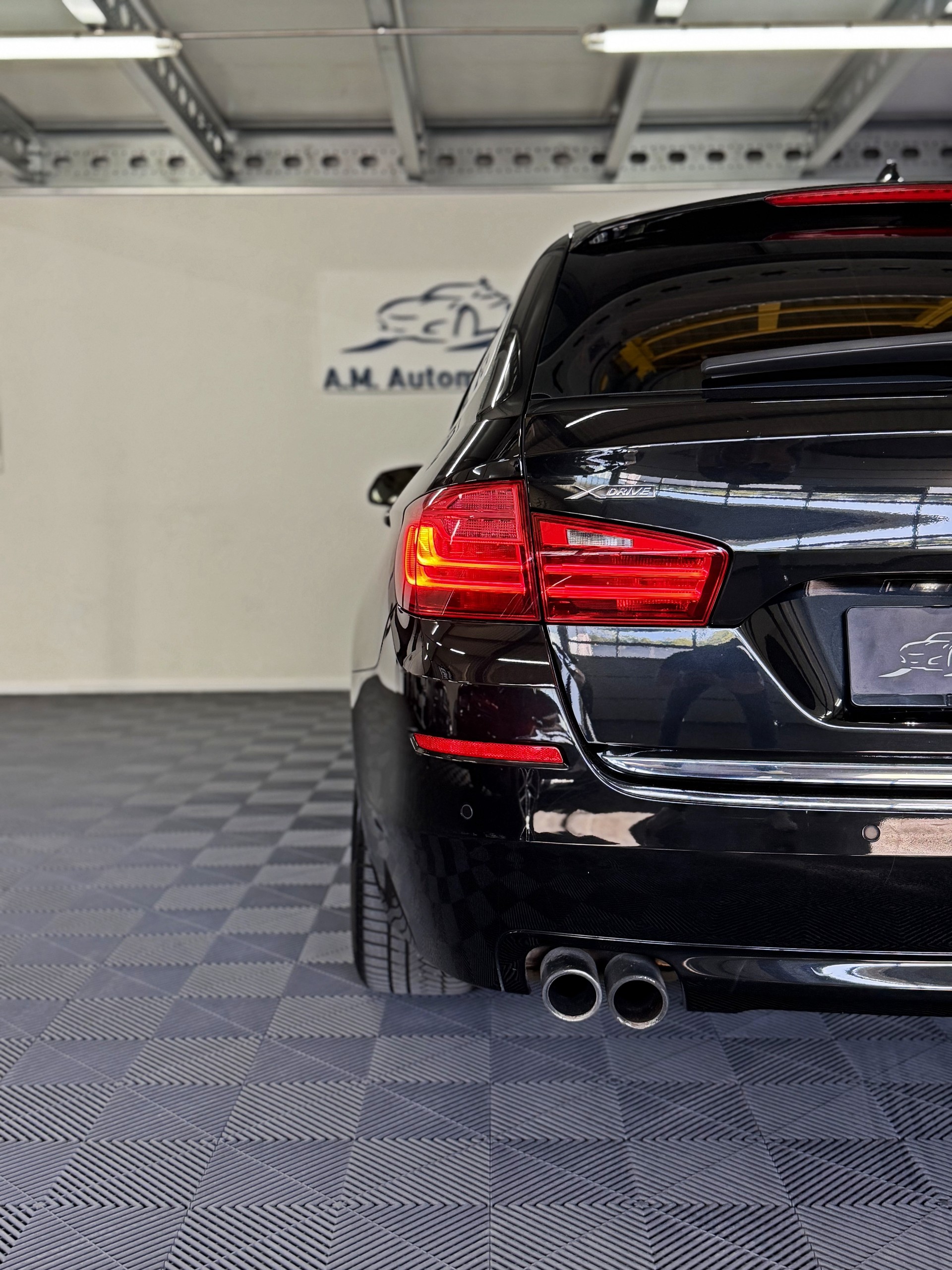 BMW 525d Touring xDrive Luxury Line Steptronic-image-7