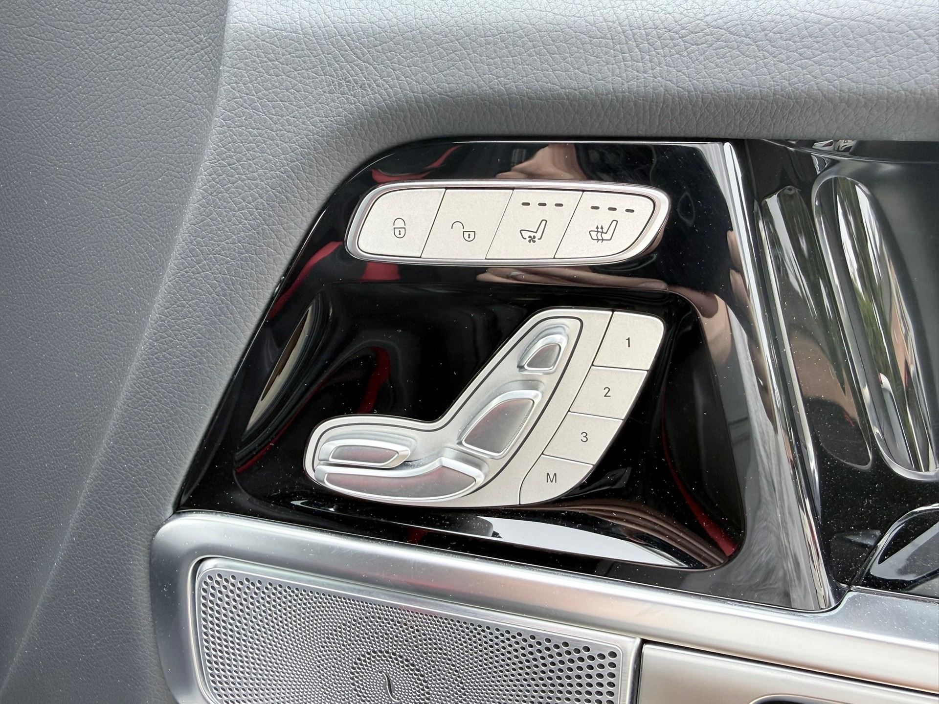 MERCEDES-BENZ G 63 AMG 9G-Tronic-image-14