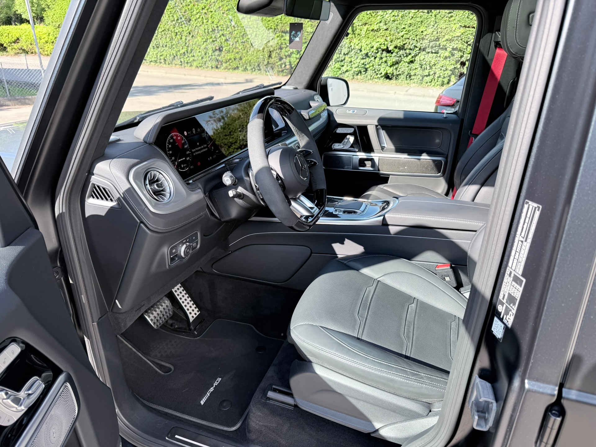 MERCEDES-BENZ G 63 AMG 9G-Tronic-image-15