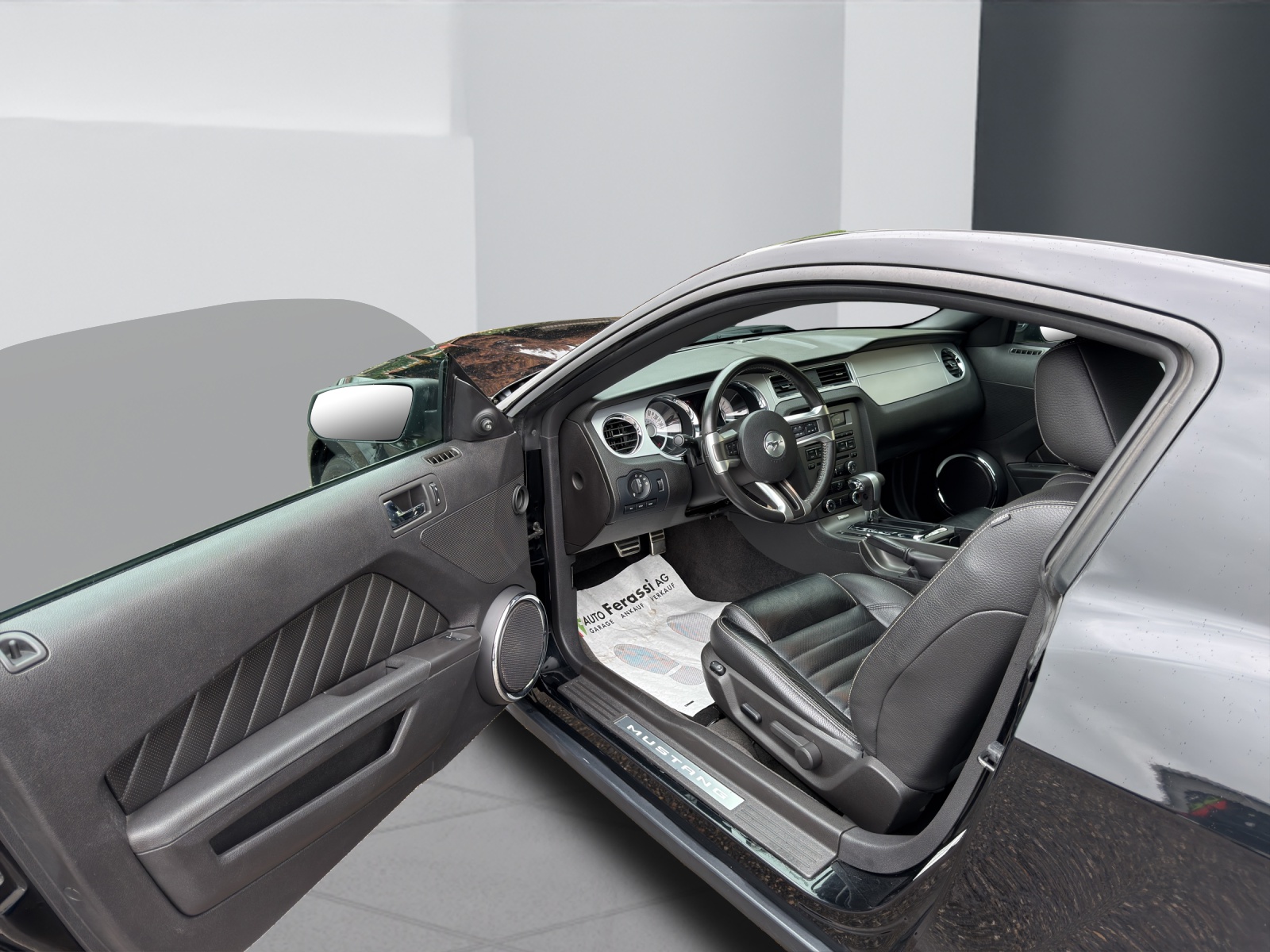 FORD Mustang-image-25