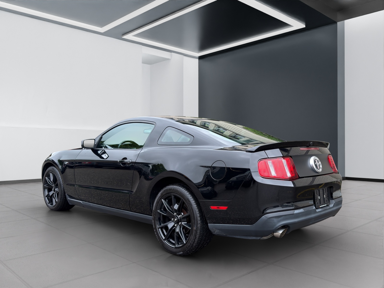 FORD Mustang-showroom-element-3