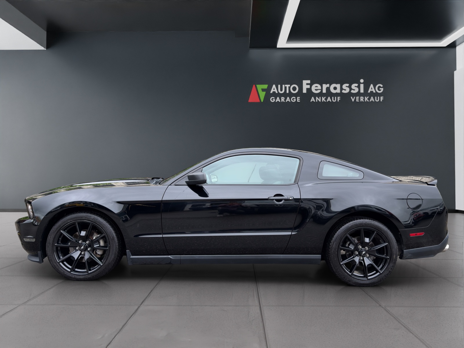 FORD Mustang-showroom-element-1