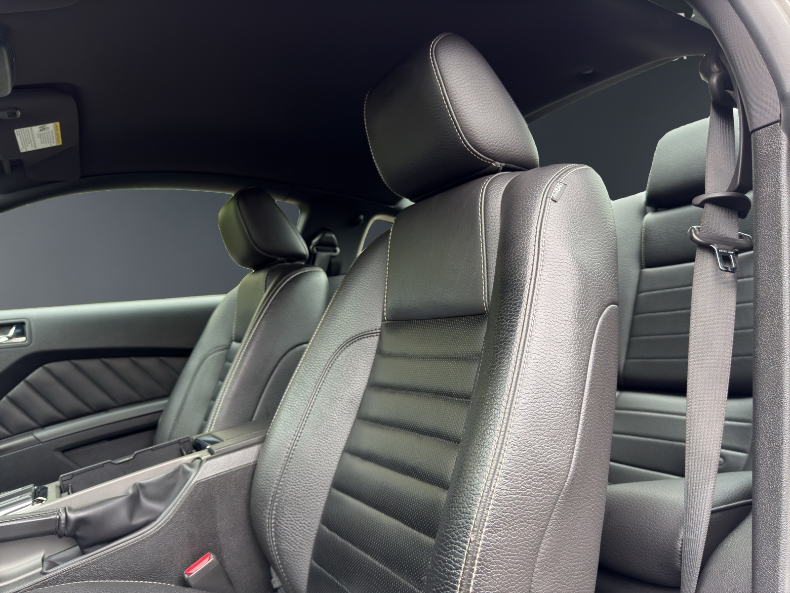 FORD Mustang-image-15