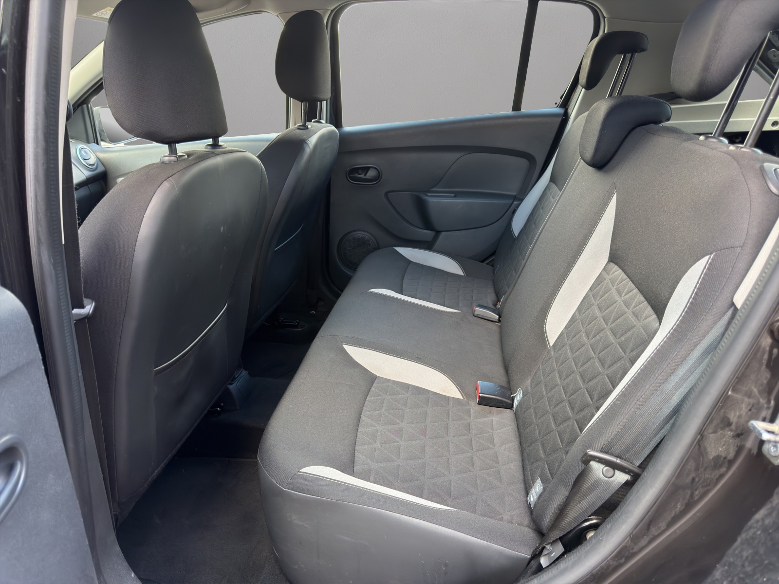 DACIA Sandero Tce 90 Stepway Lauréate Automatic-image-12