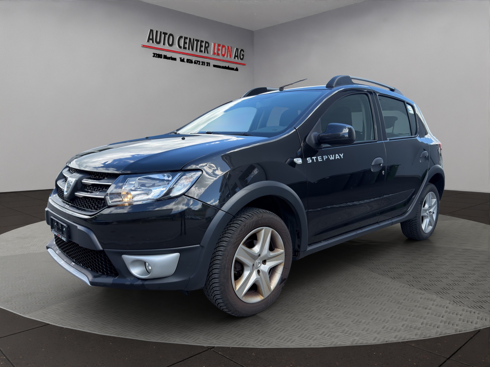 DACIA Sandero Tce 90 Stepway Lauréate Automatic-showroom-element-1